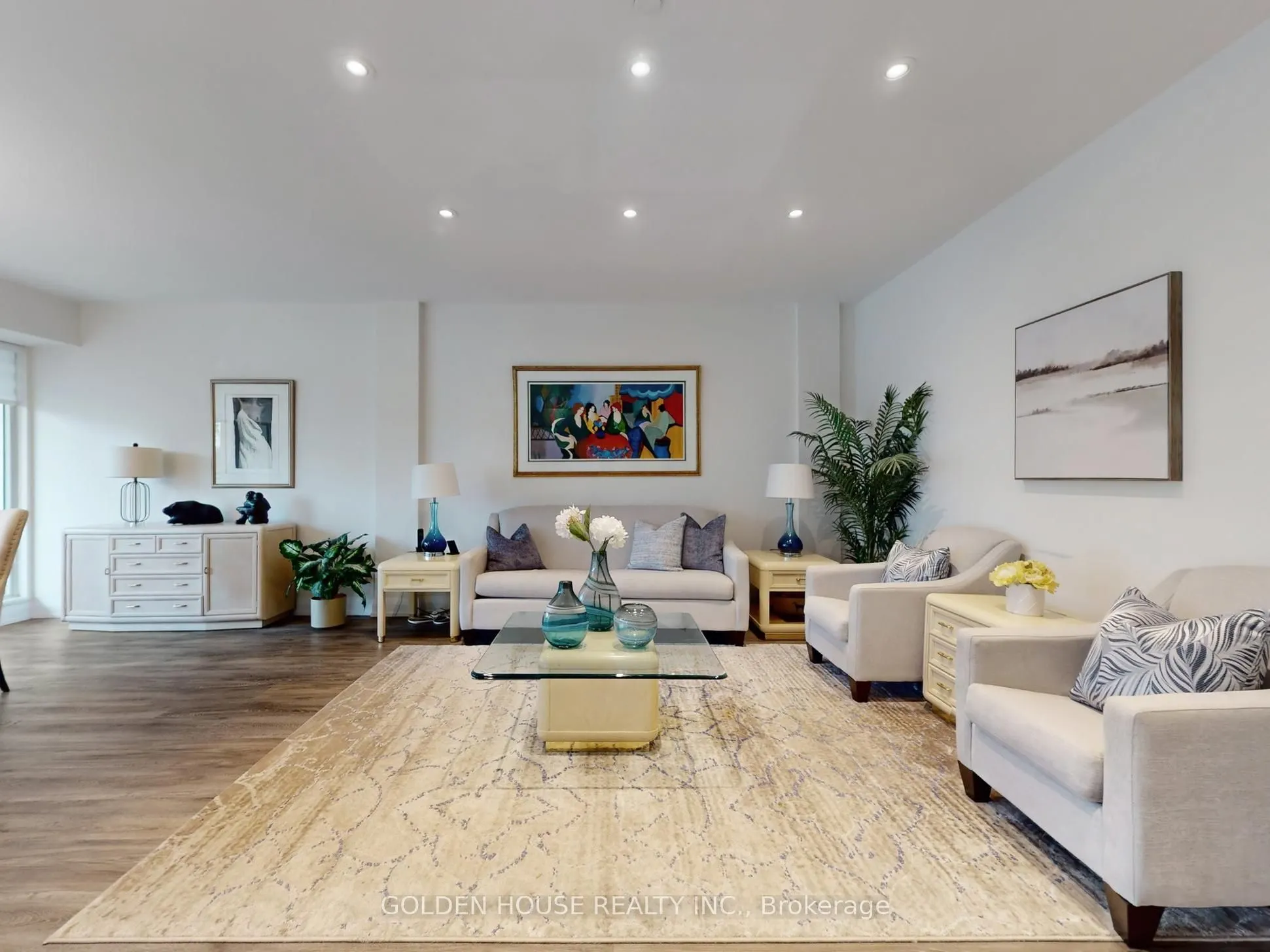 200 Woodbine Avenue, #403