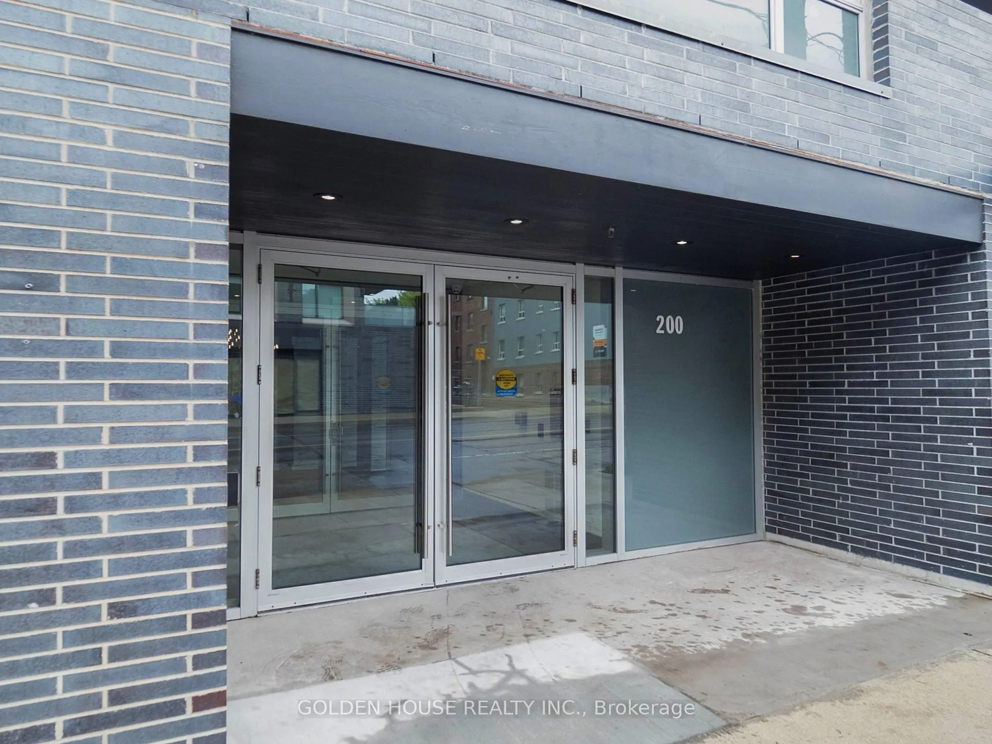 200 Woodbine Avenue, #403