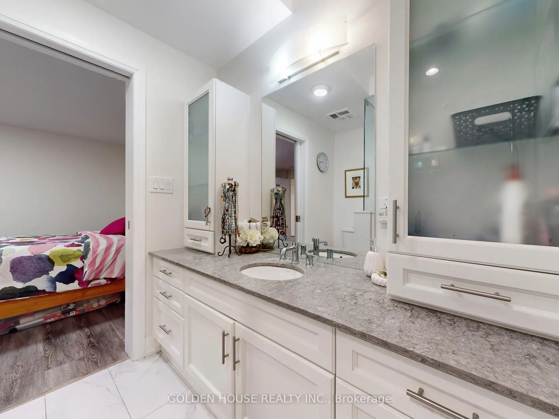 200 Woodbine Avenue, #403