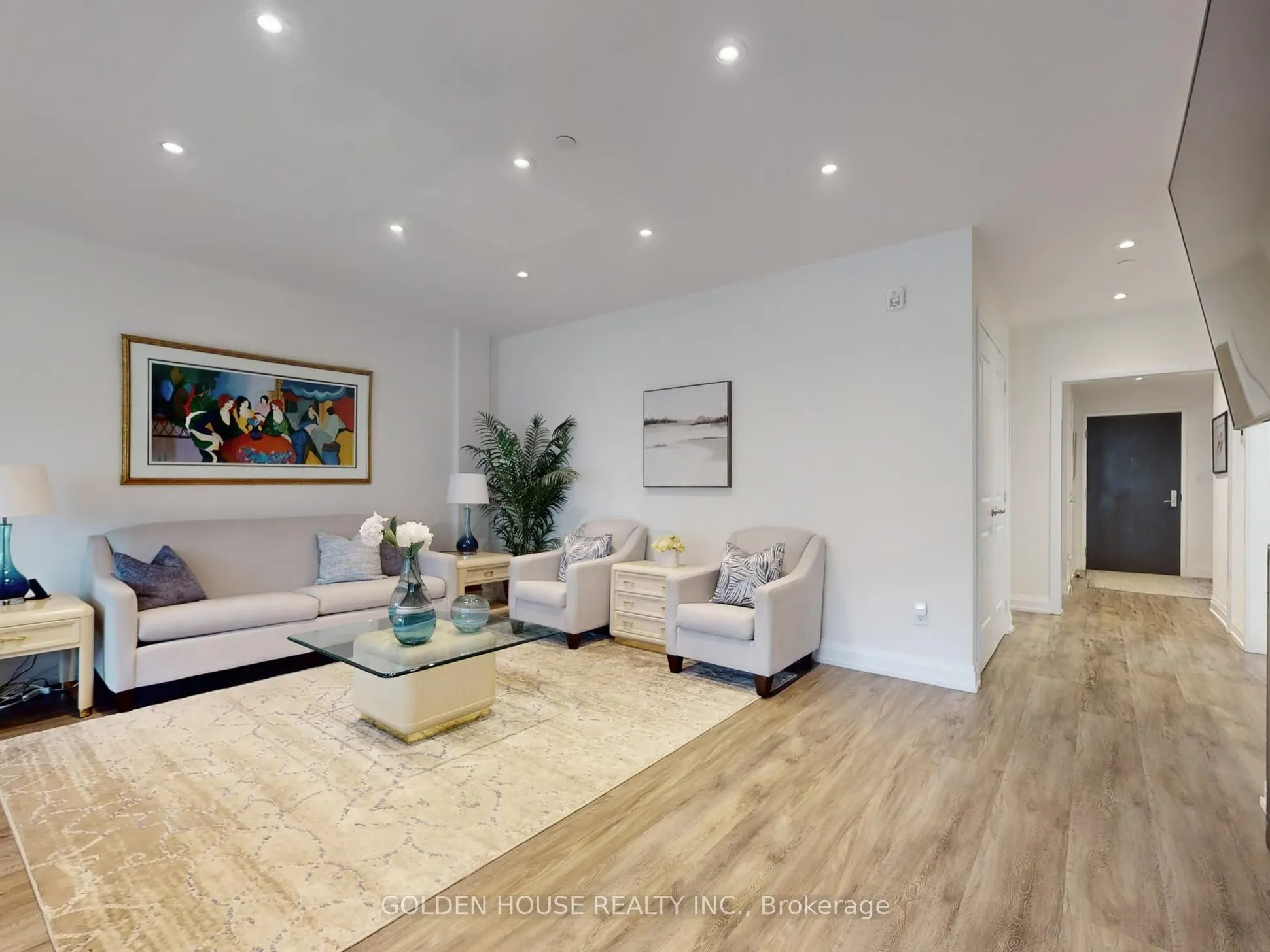 200 Woodbine Avenue, #403