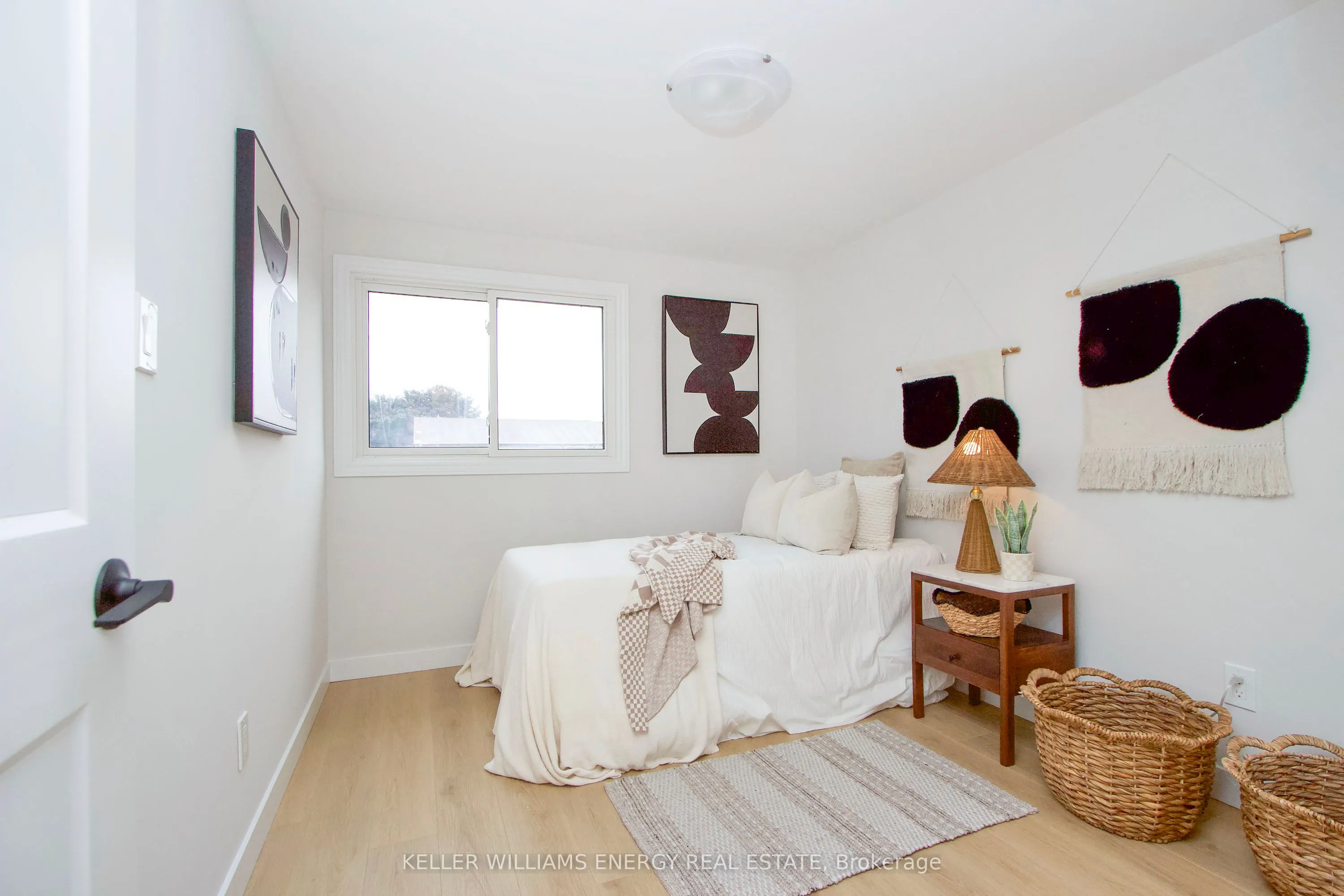 1133 Ritson Road N, #60