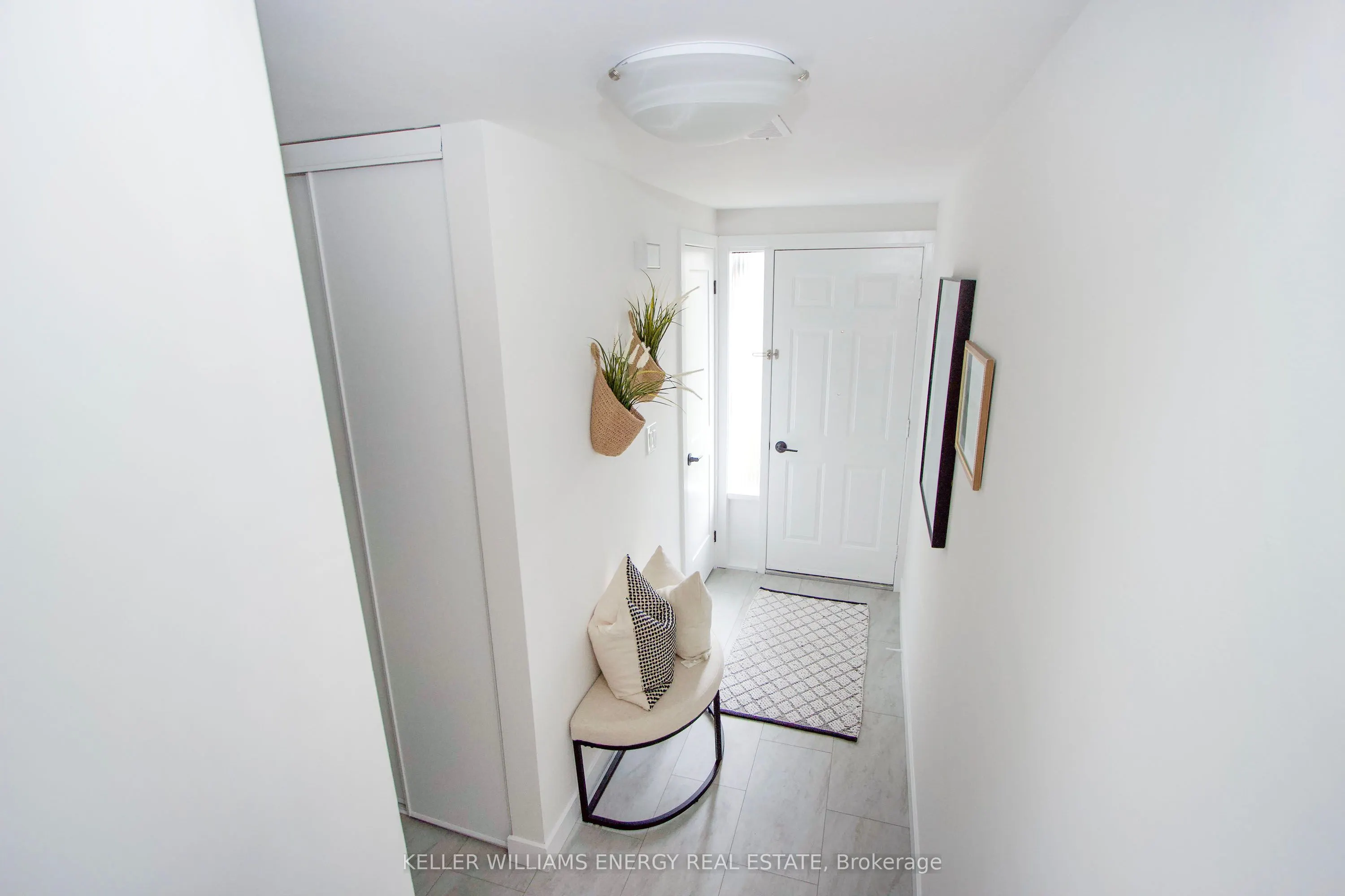 1133 Ritson Road N, #60