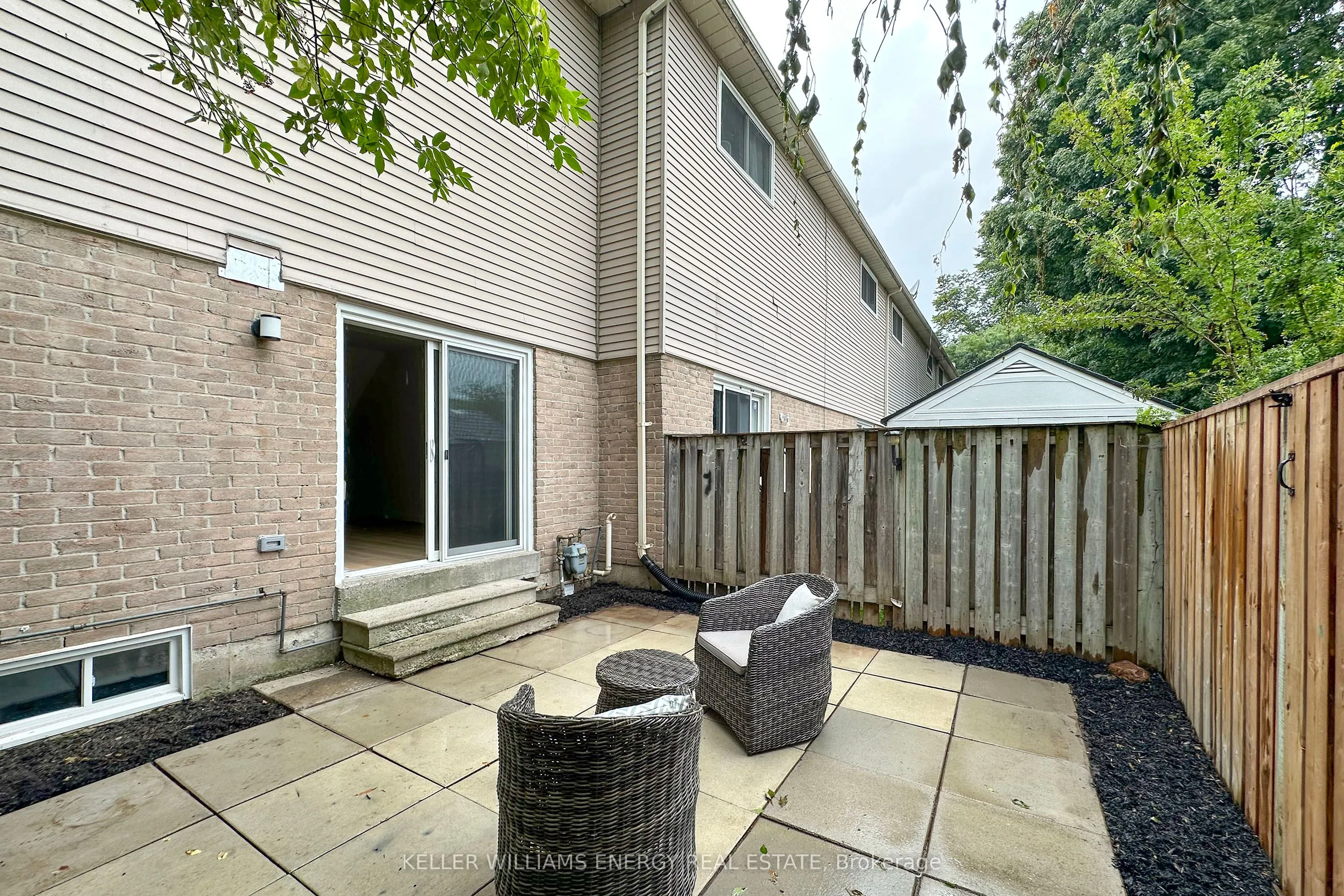 1133 Ritson Road N, #60