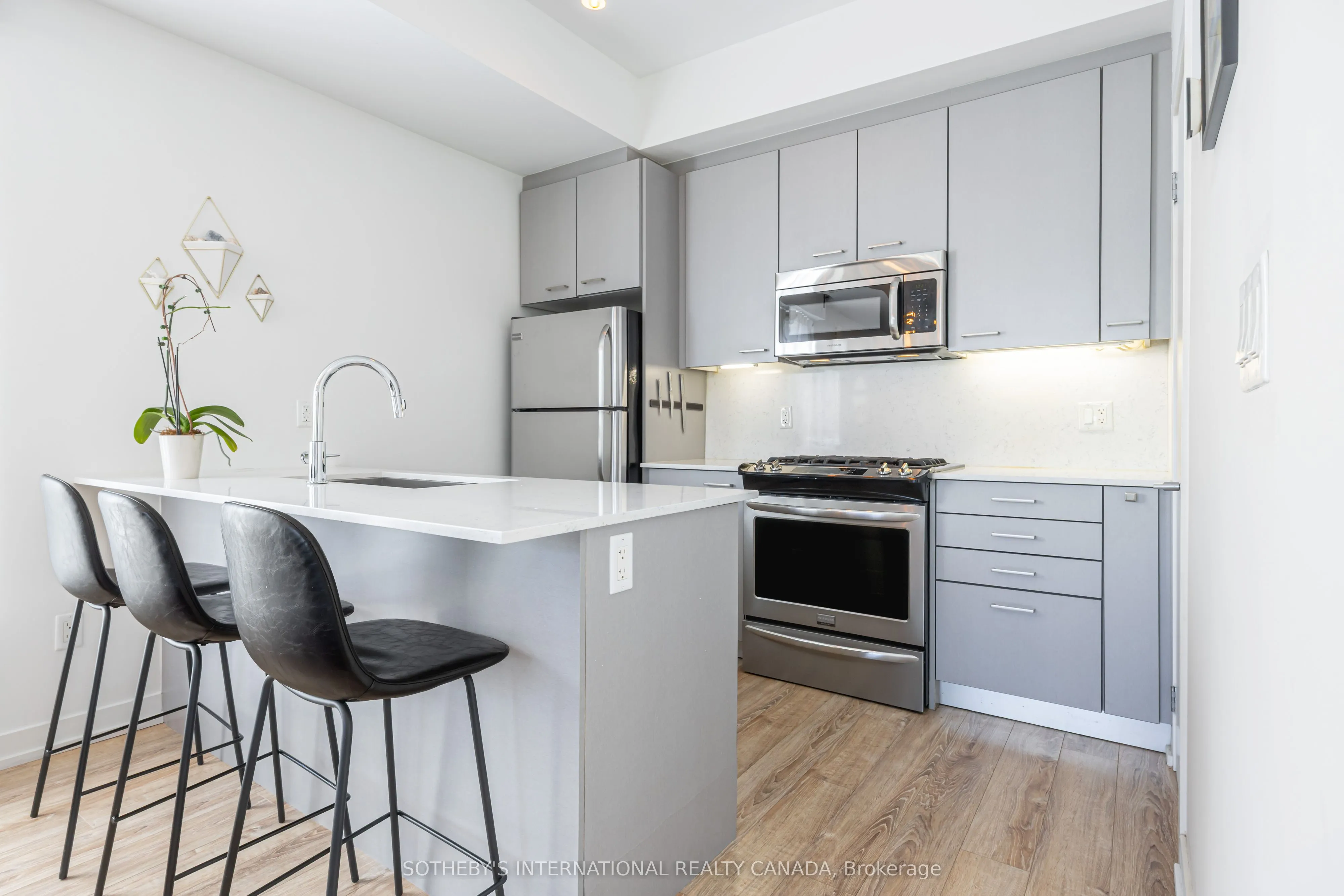 1331 Gerrard Street, #4