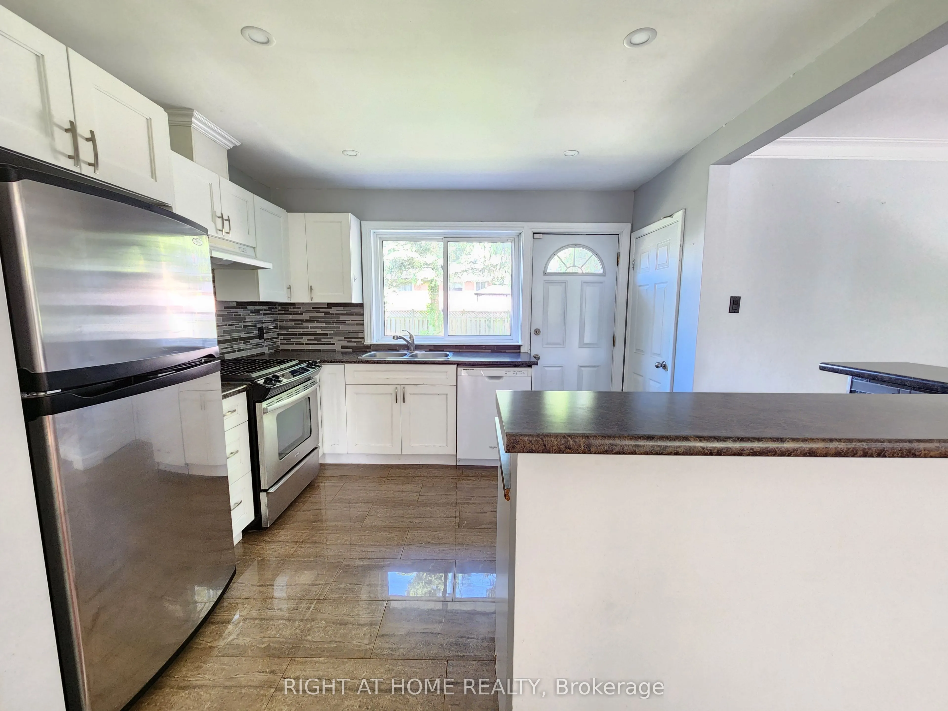 332 Viewmount Street
