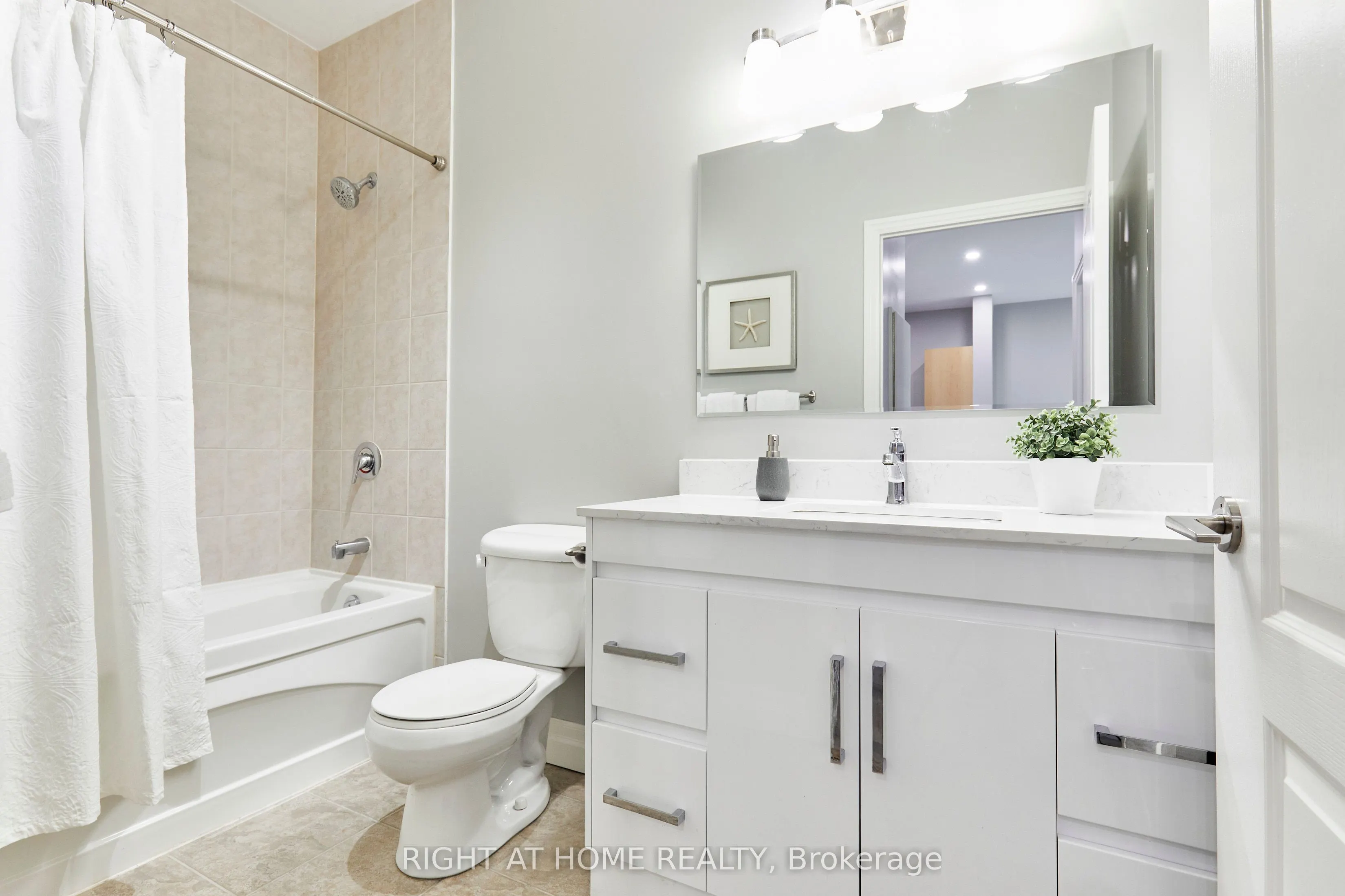 44 Bond Street W, #804