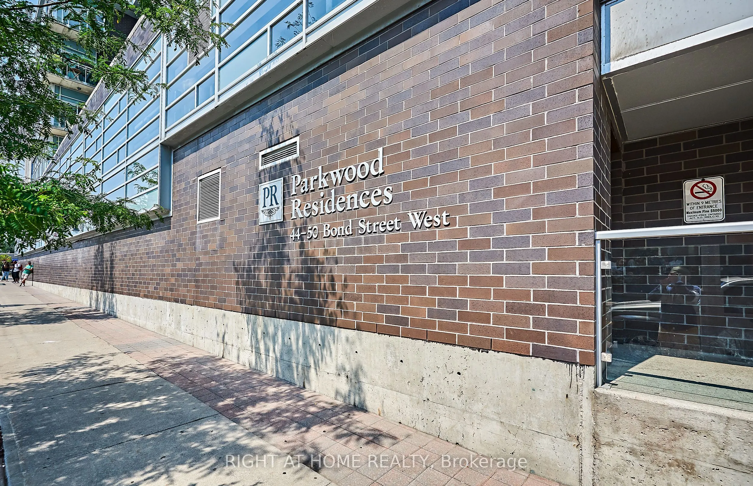 44 Bond Street W, #804