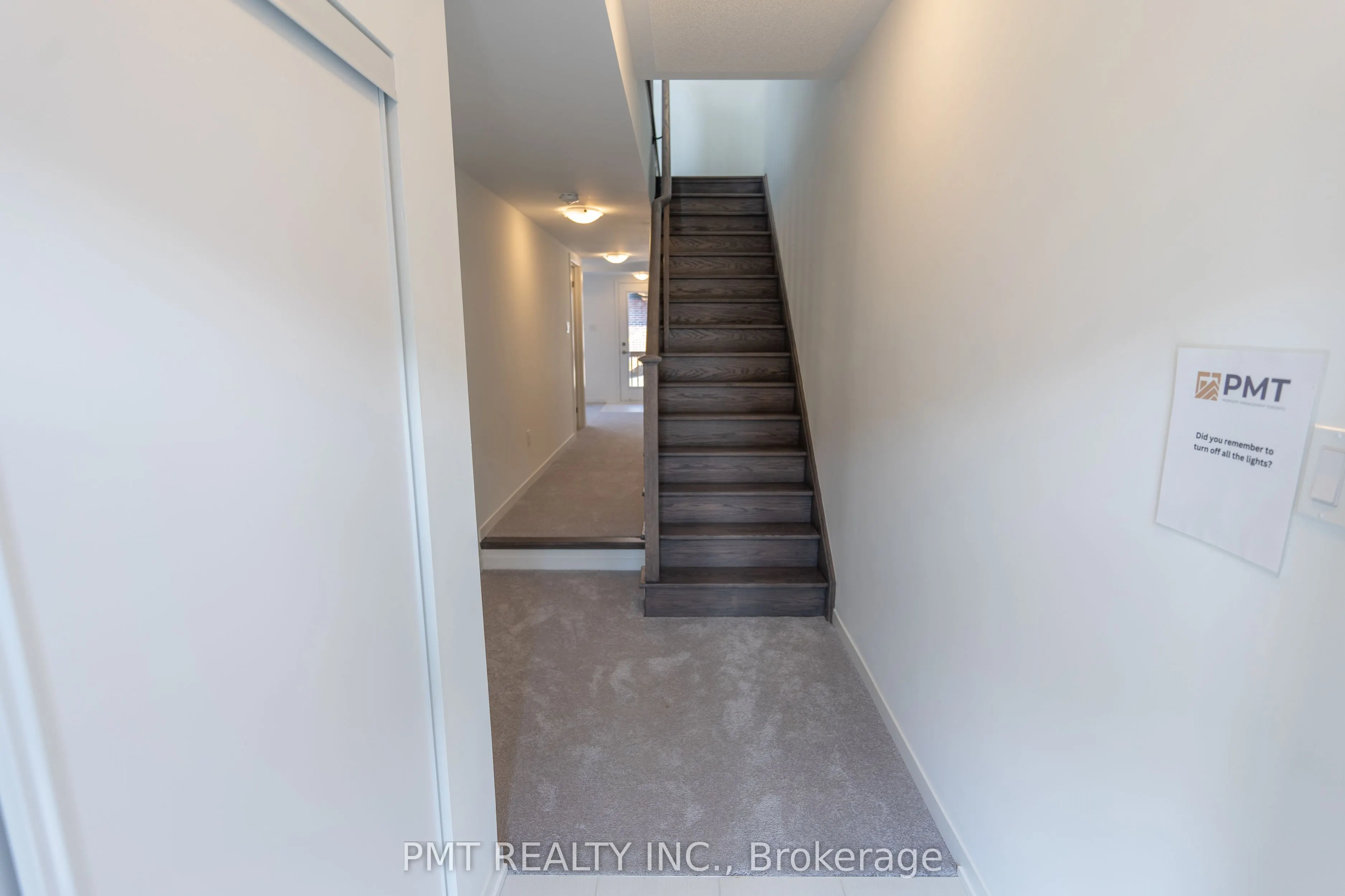 31 Bateson Street