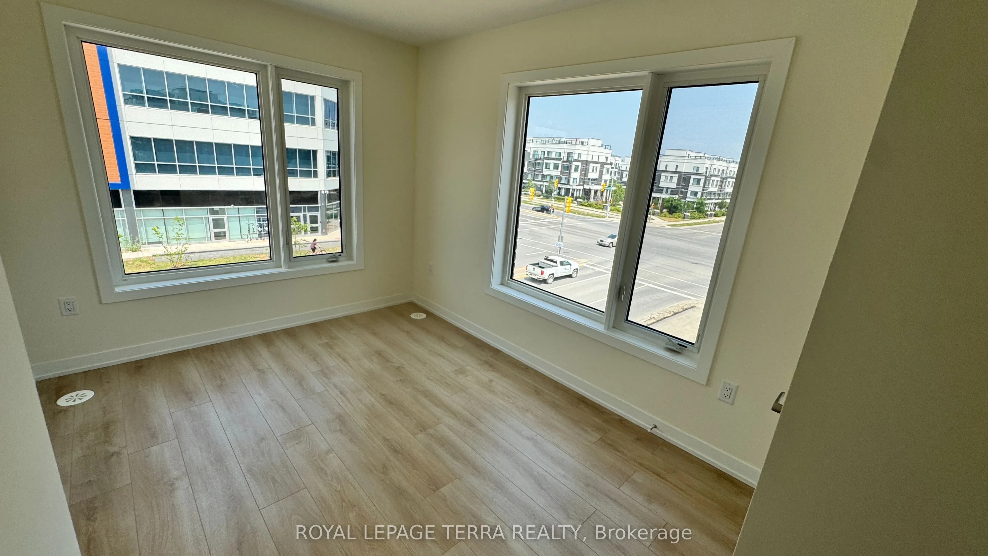1695 Dersan Street, #111