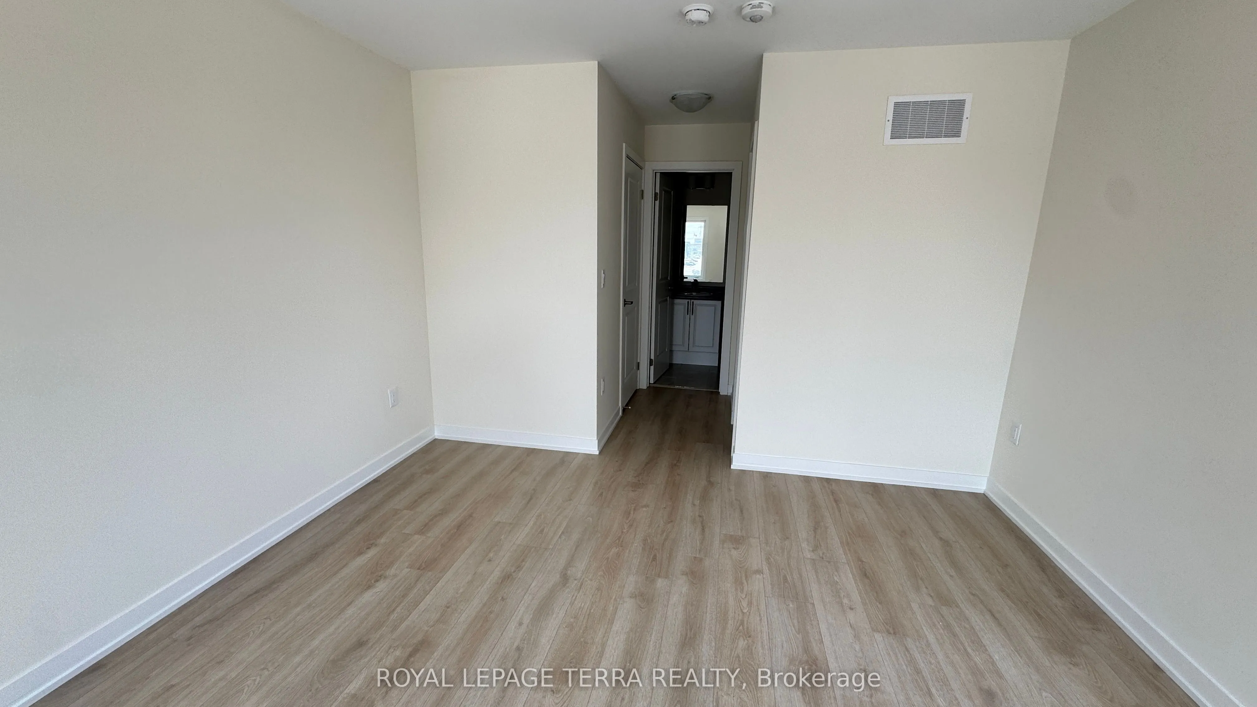 1695 Dersan Street, #111