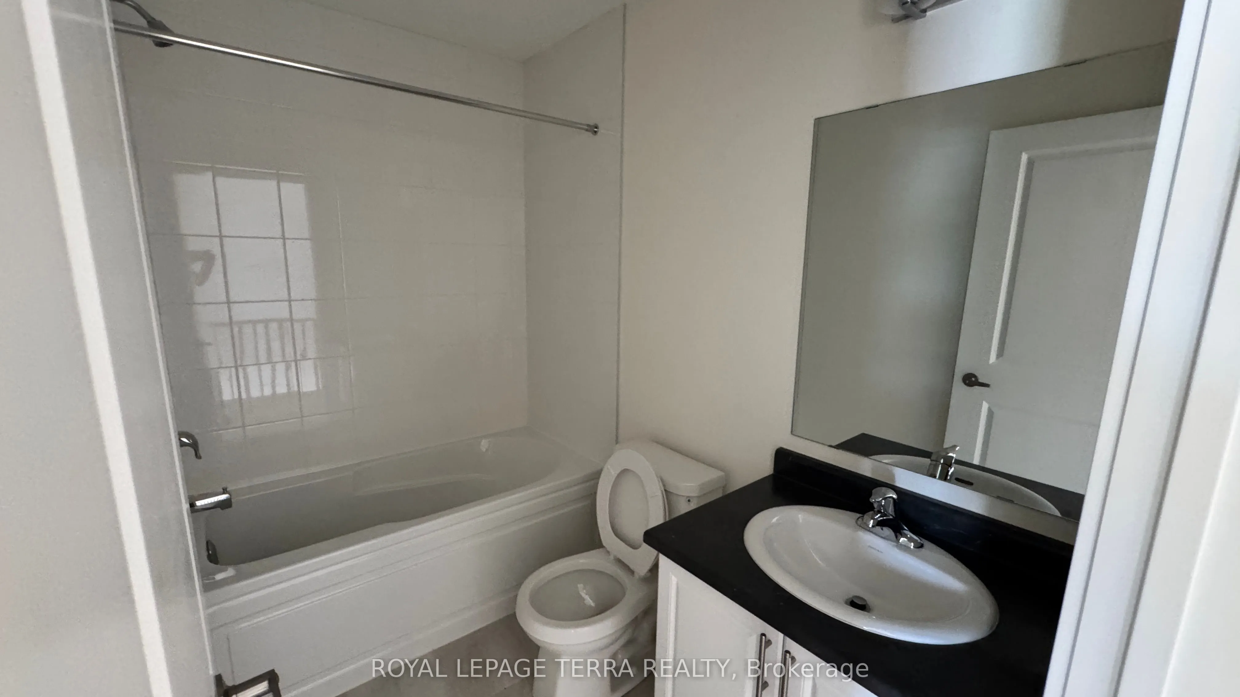 1695 Dersan Street, #111