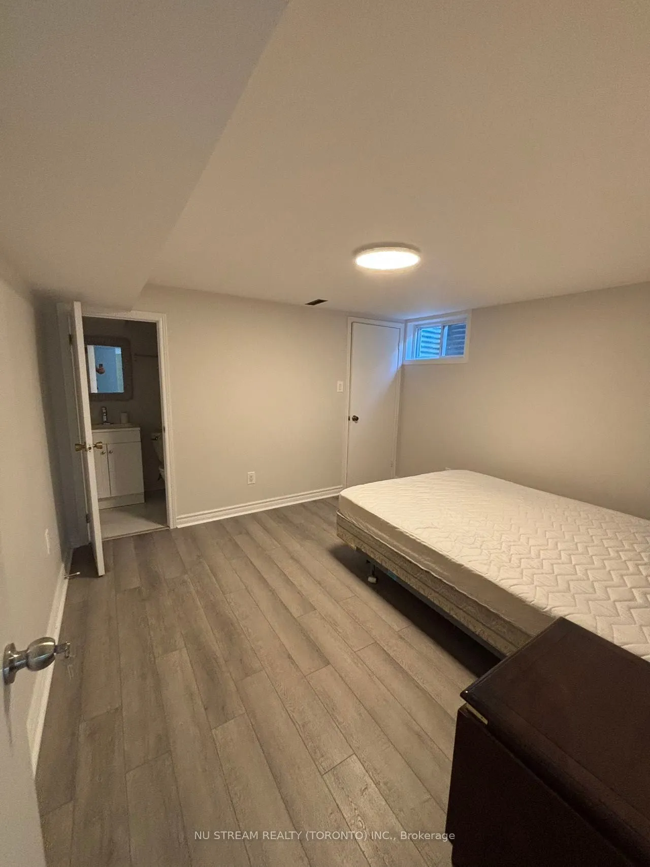 132 Heatherside Drive, #Basement