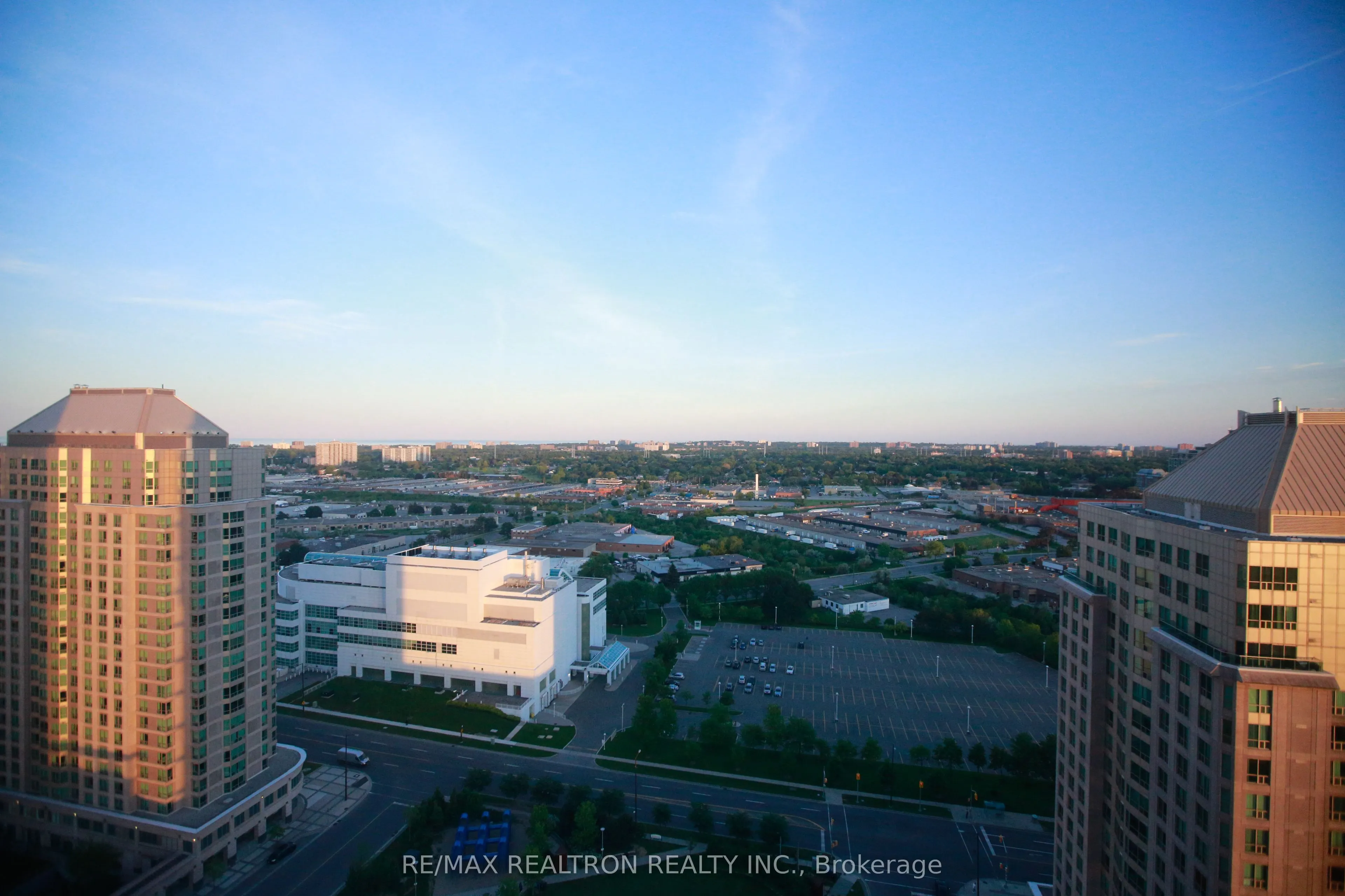 36 Lee Centre Drive, #2906
