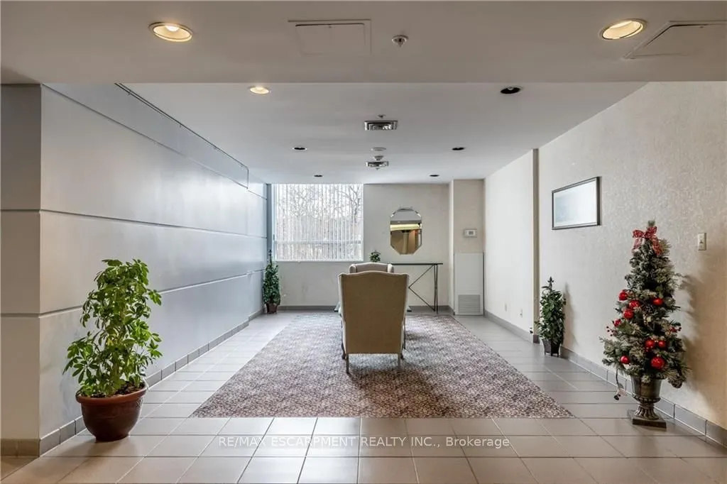 90 Dale Avenue, #905