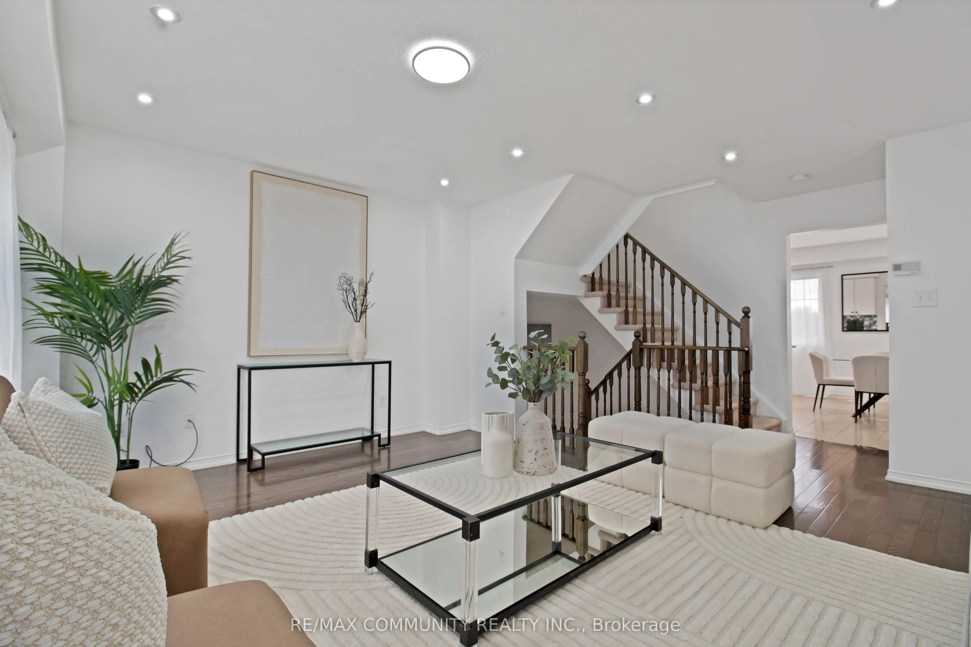 431 Rossland Road E