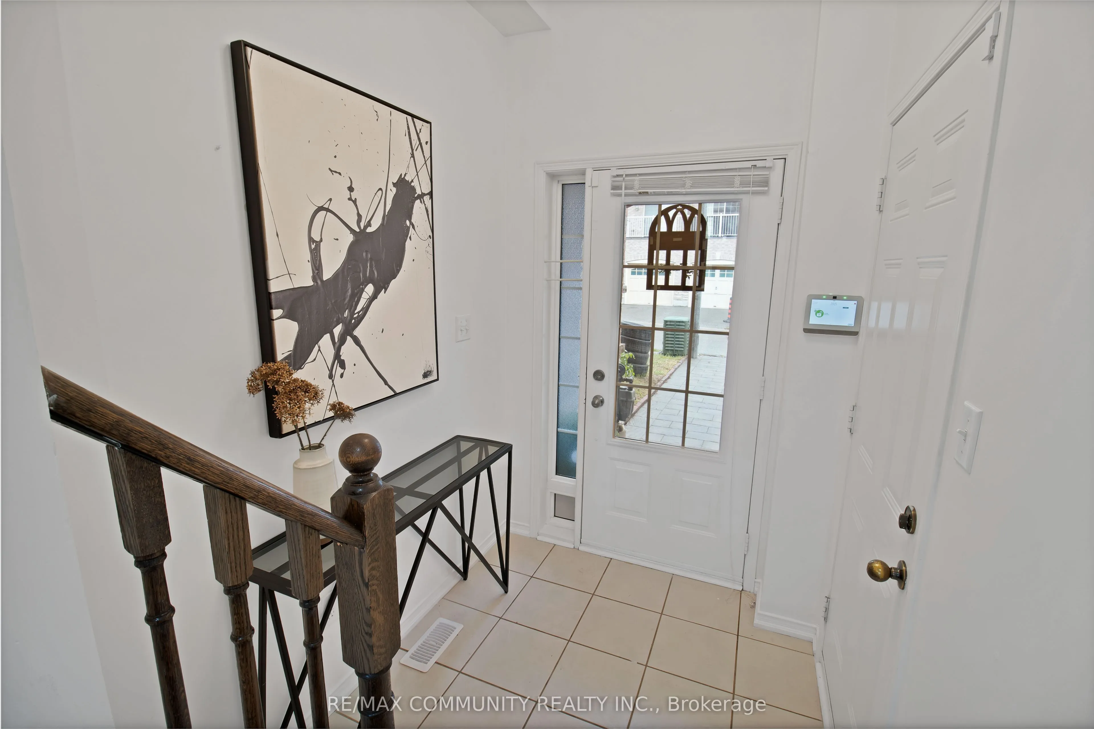 431 Rossland Road E