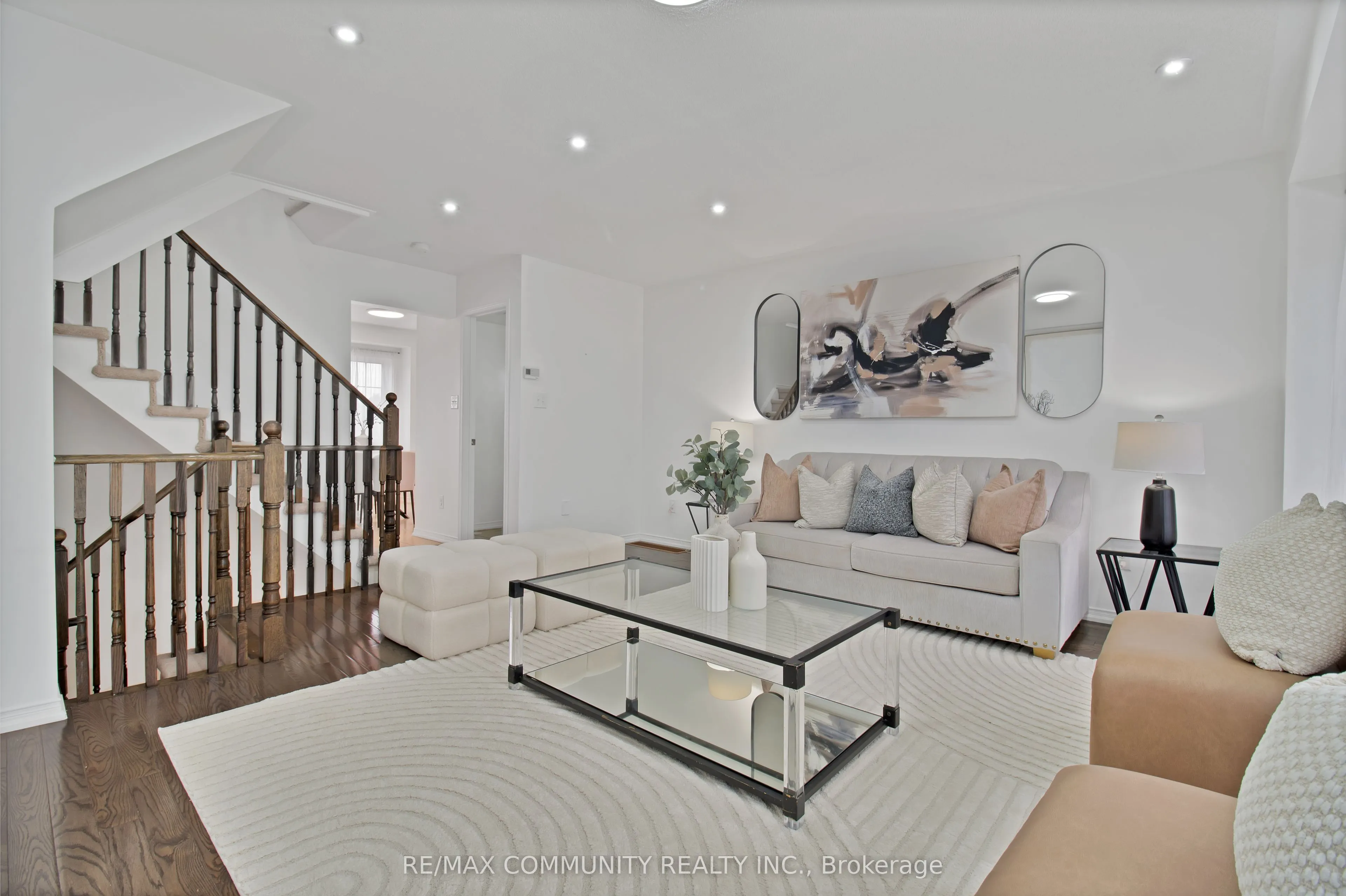 431 Rossland Road E