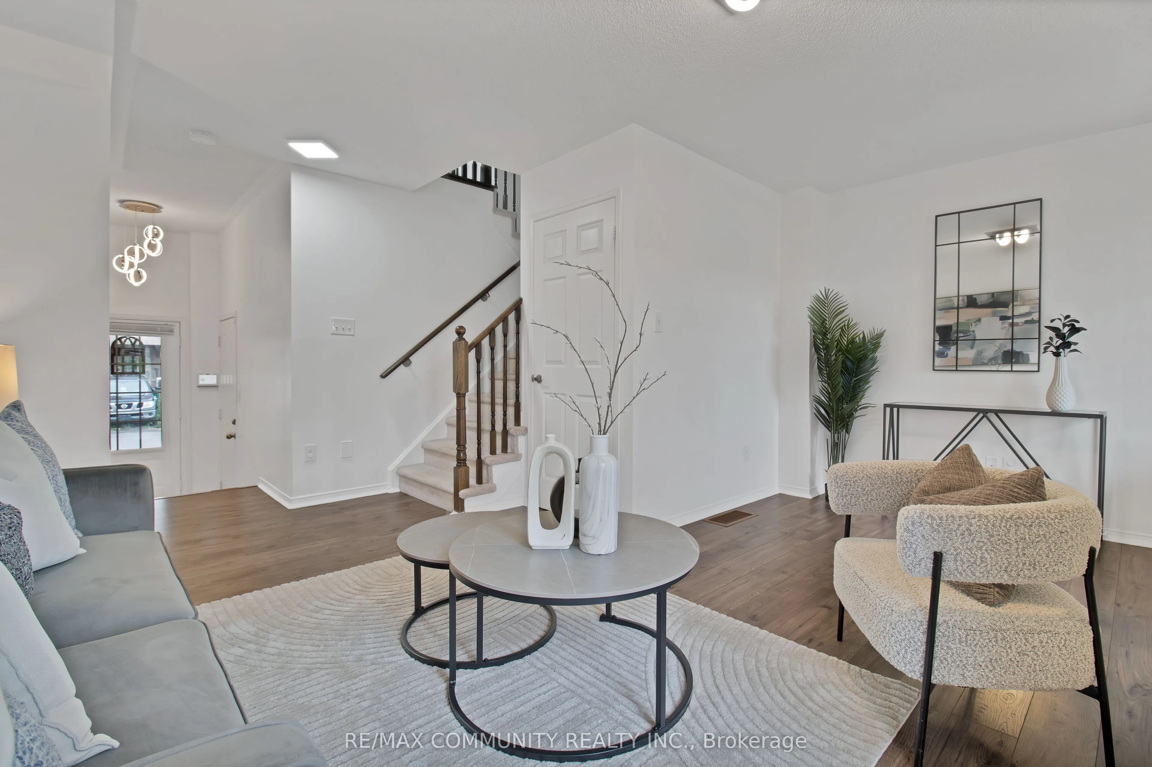 431 Rossland Road E