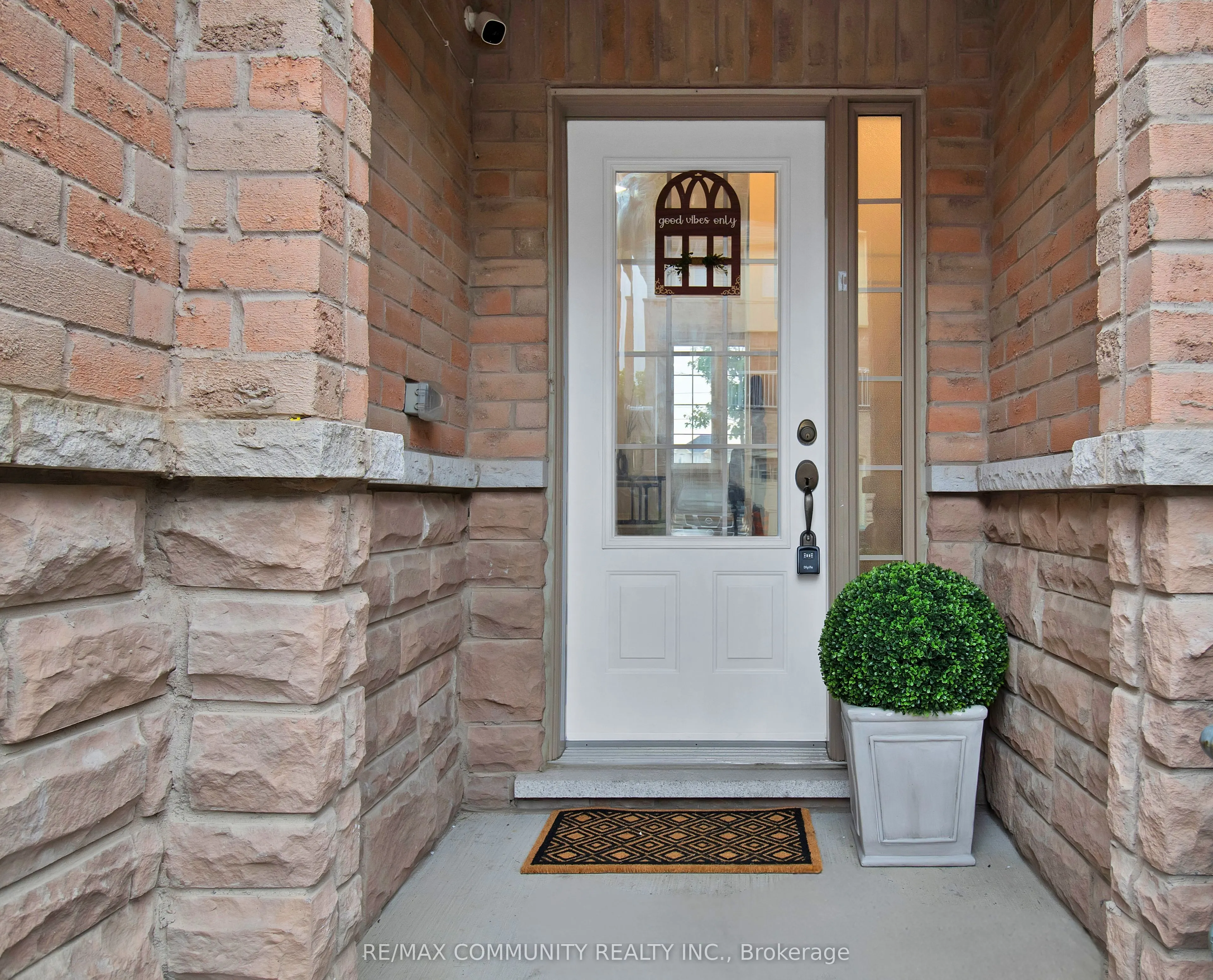 431 Rossland Road E