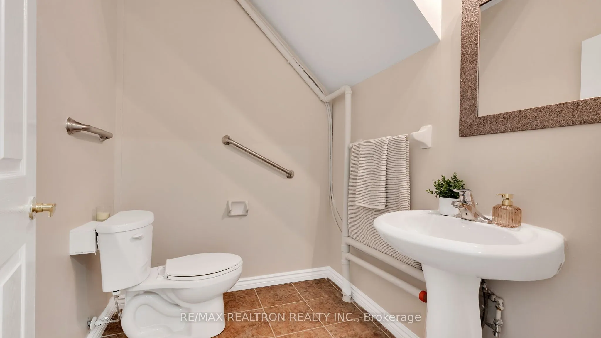 1250 St Martins Drive, #8