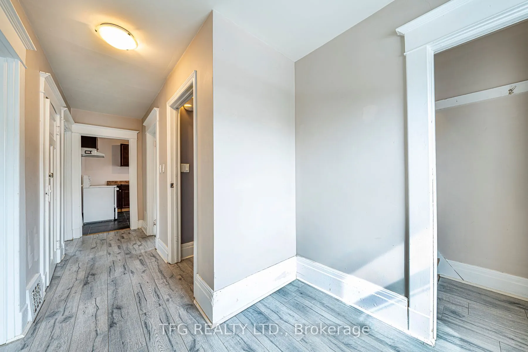 112 Brock Street E, #2nd Floor
