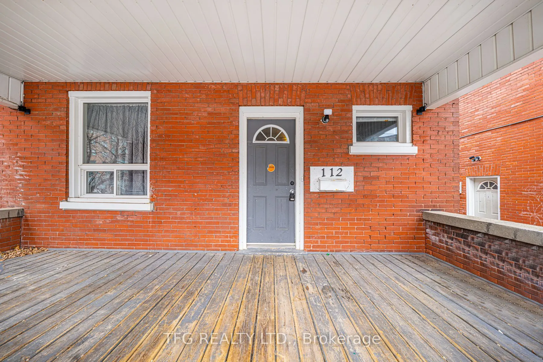 112 Brock Street E, #2nd Floor