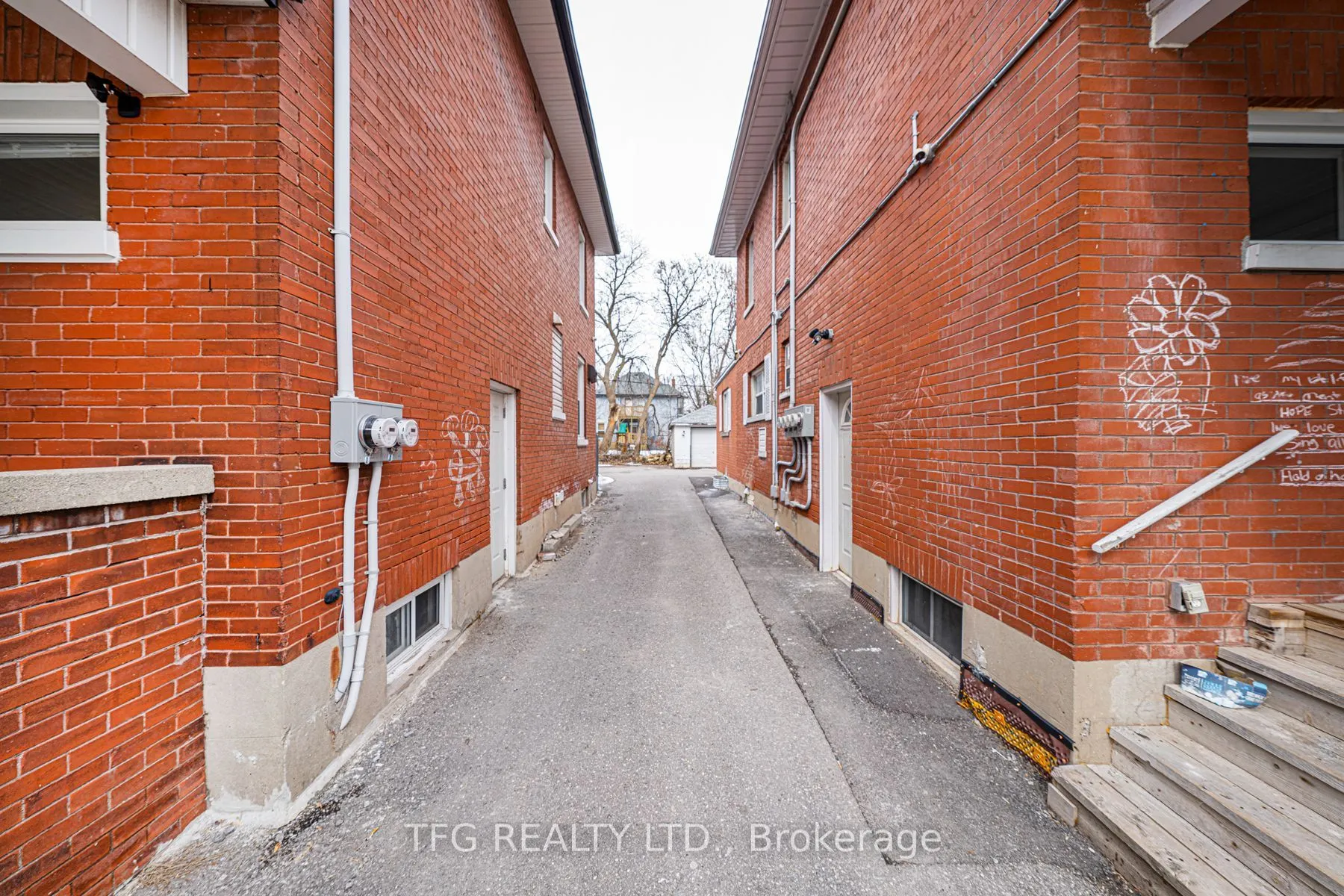 112 Brock Street E, #2nd Floor