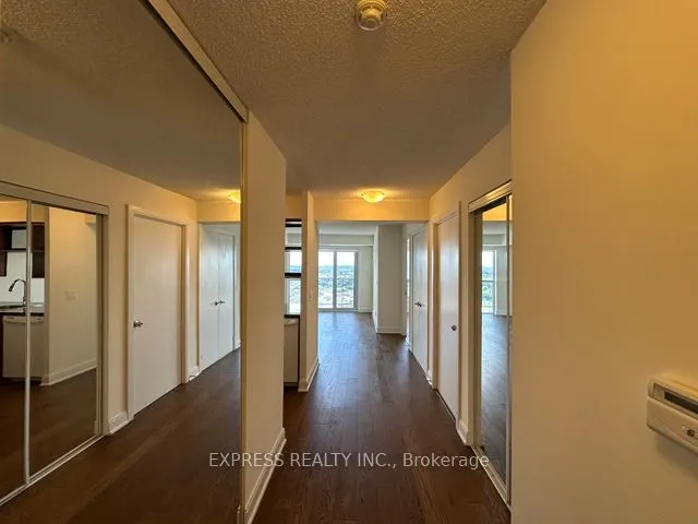 125 Village Green Square, #2806