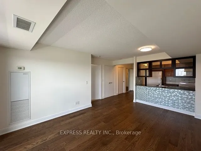 125 Village Green Square, #2806