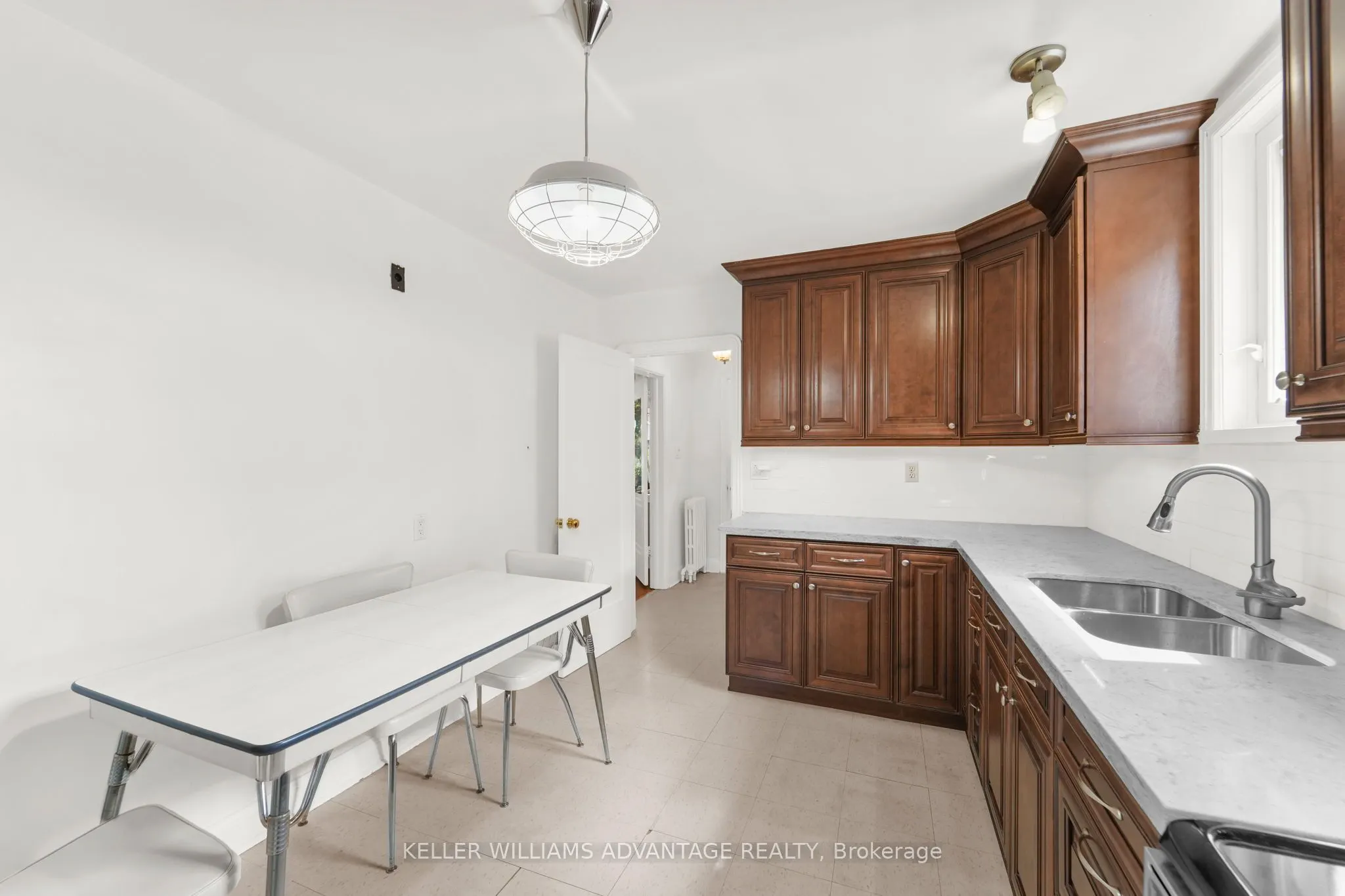 6 Birchlawn Avenue
