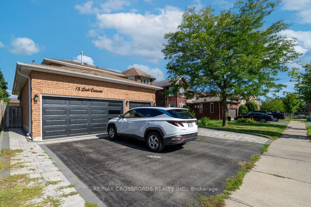 15 Leah Crescent