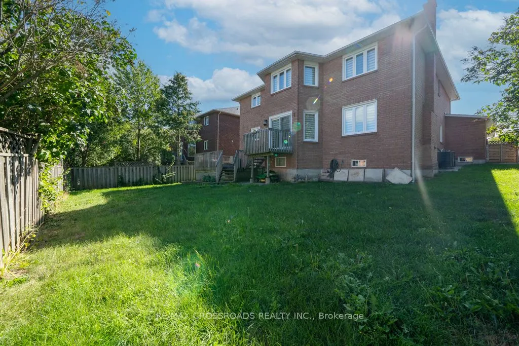 15 Leah Crescent