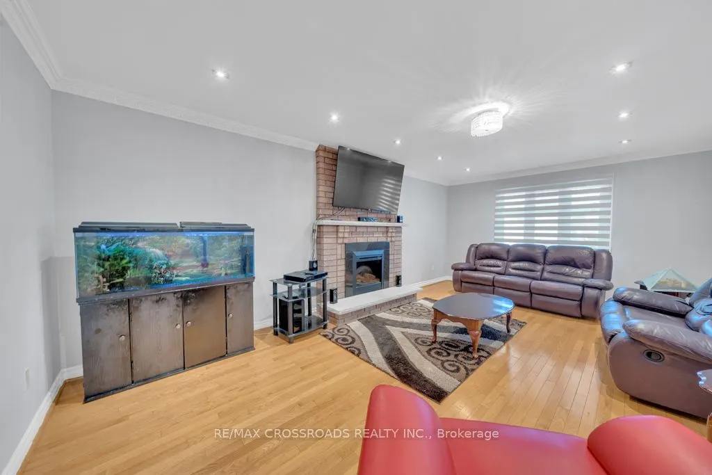 15 Leah Crescent