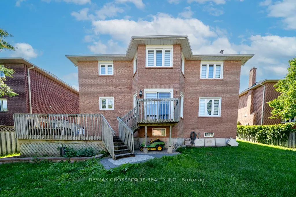 15 Leah Crescent