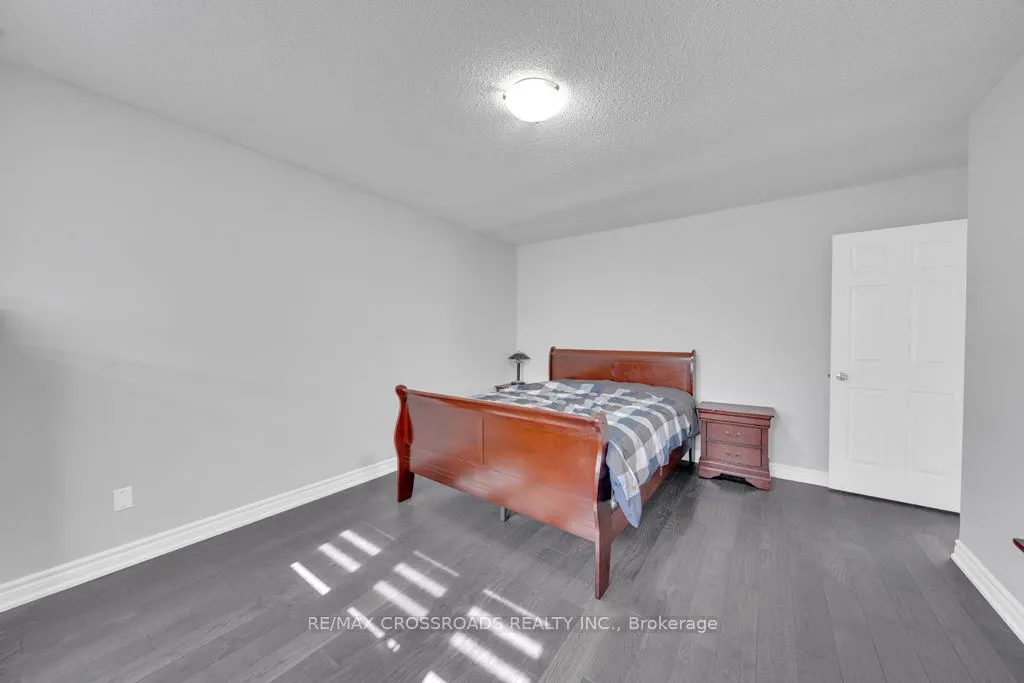 15 Leah Crescent