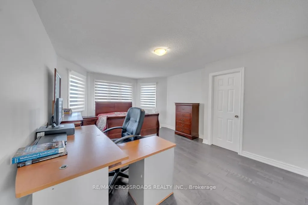 15 Leah Crescent