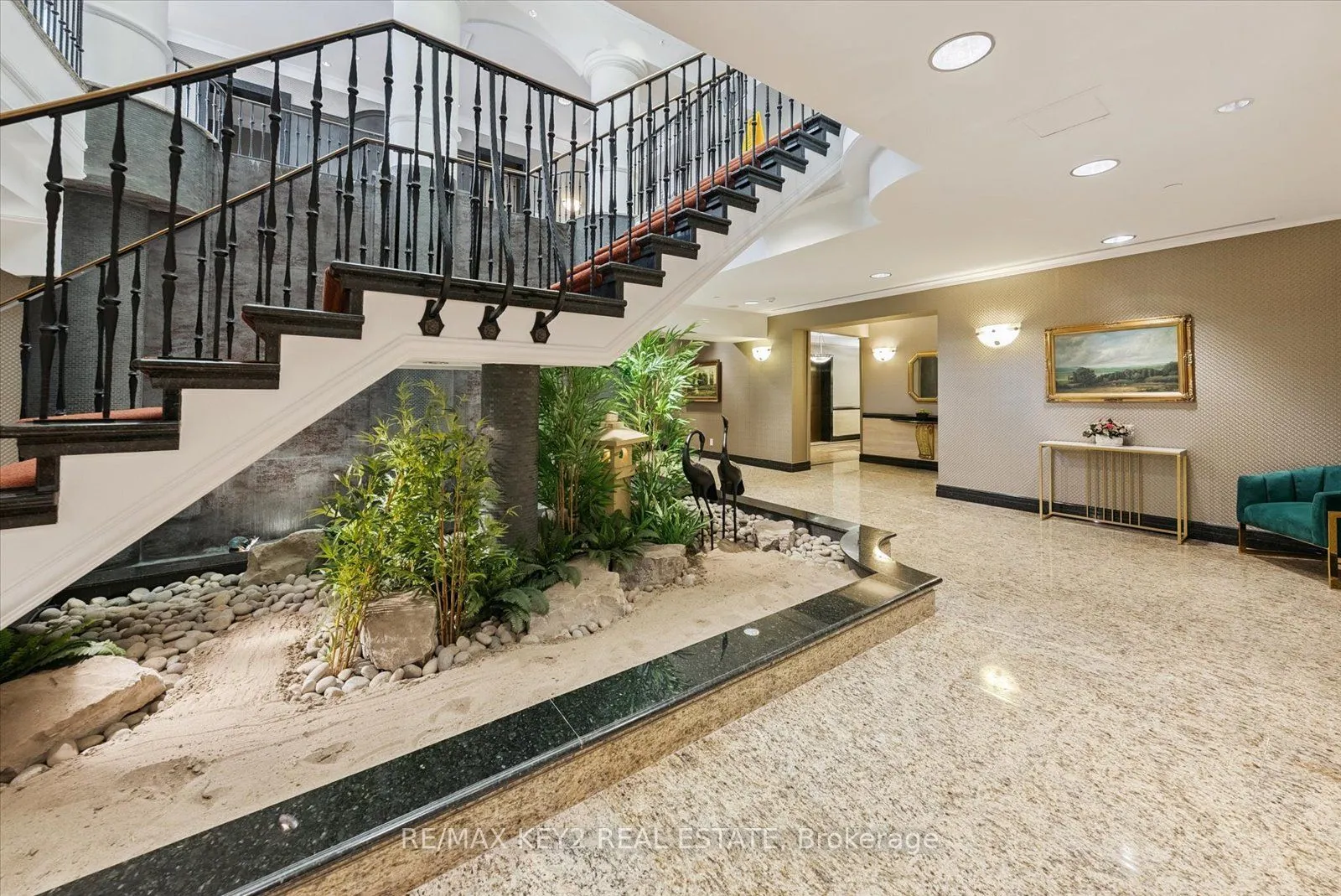 138 Bonis Avenue, #1116