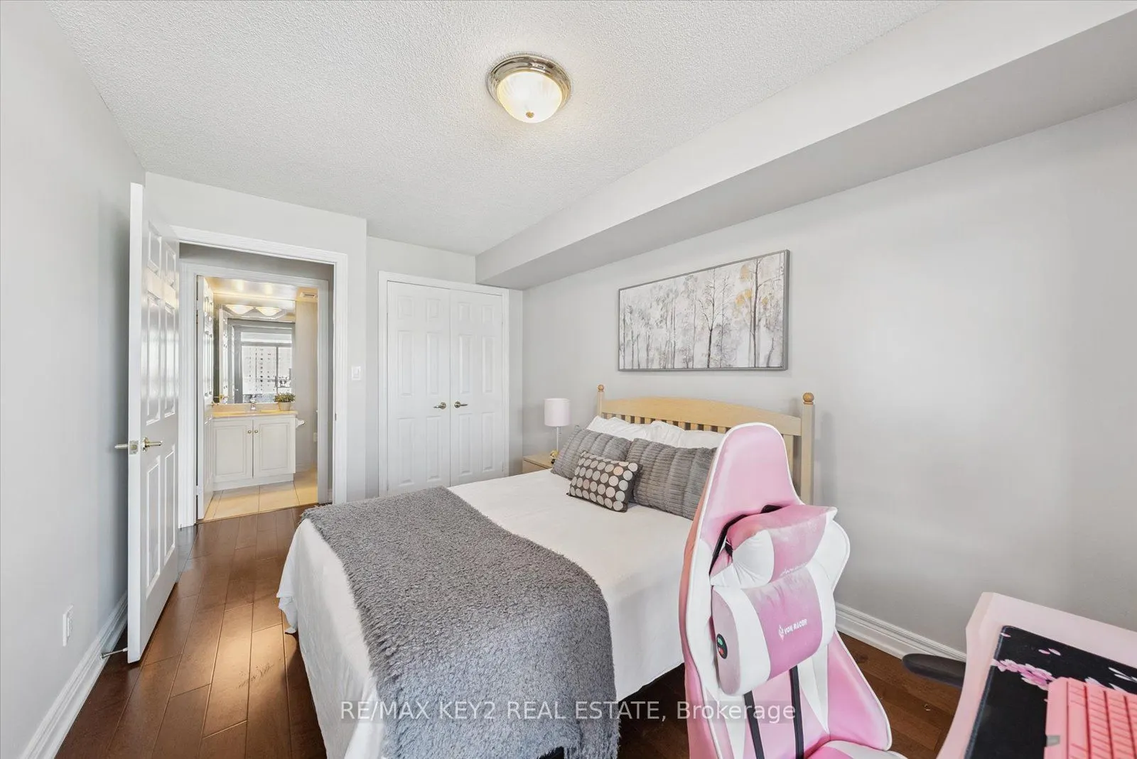 138 Bonis Avenue, #1116