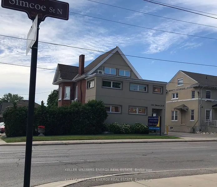 136 Simcoe Street N, #2