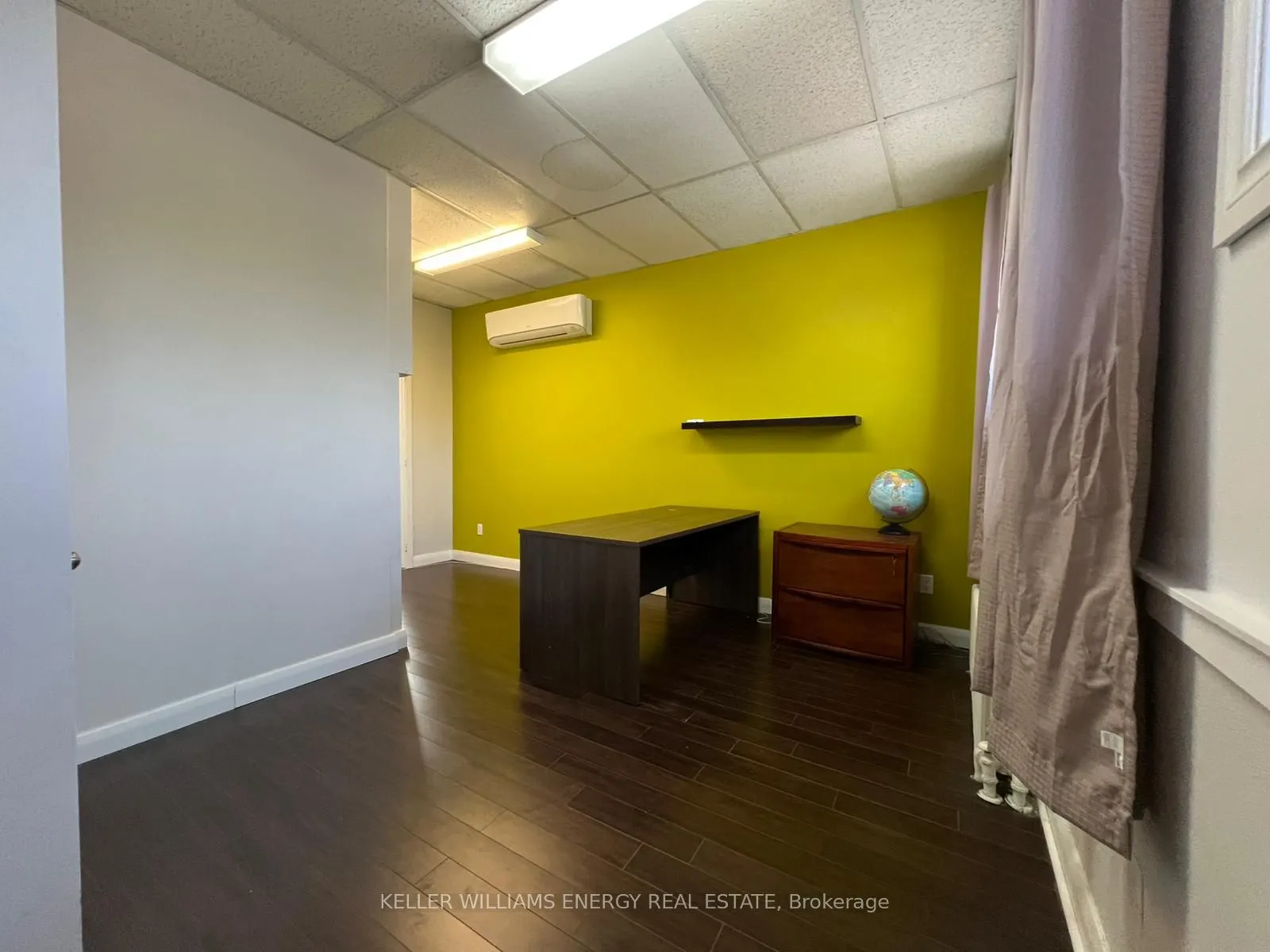 136 Simcoe Street N, #2