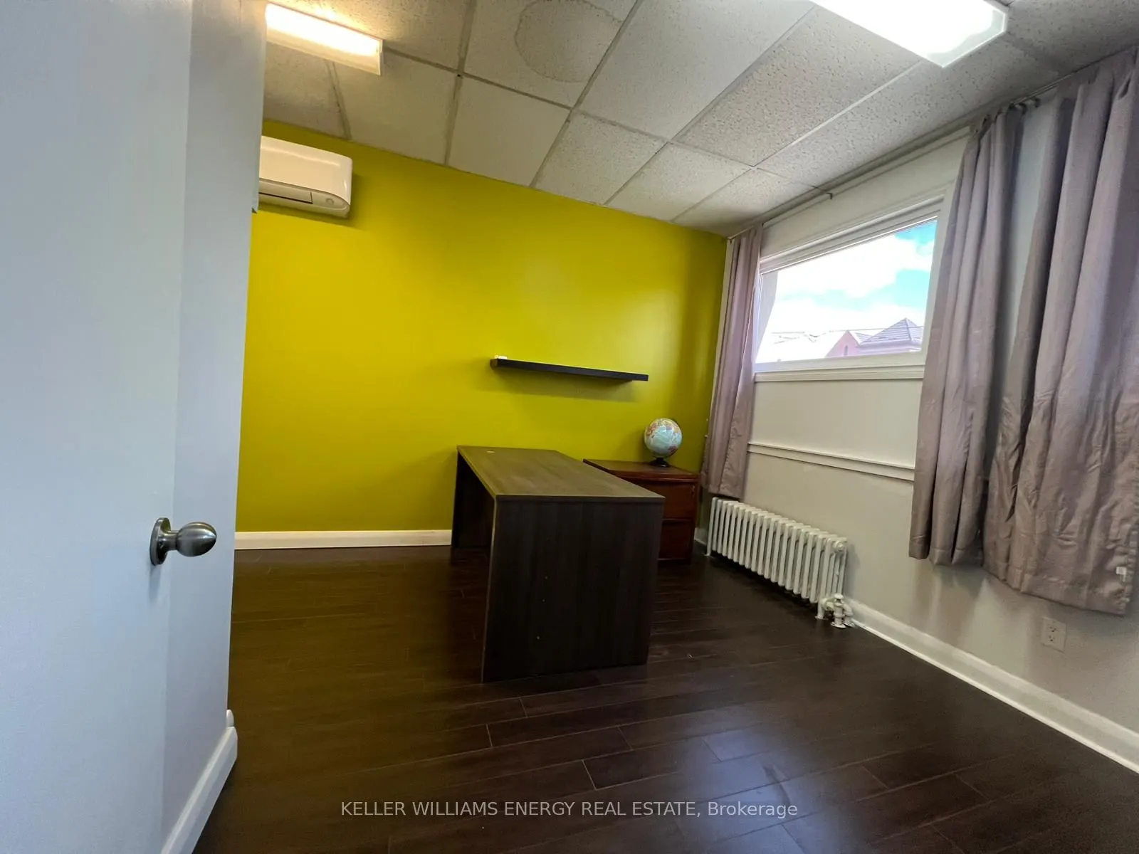 136 Simcoe Street N, #2