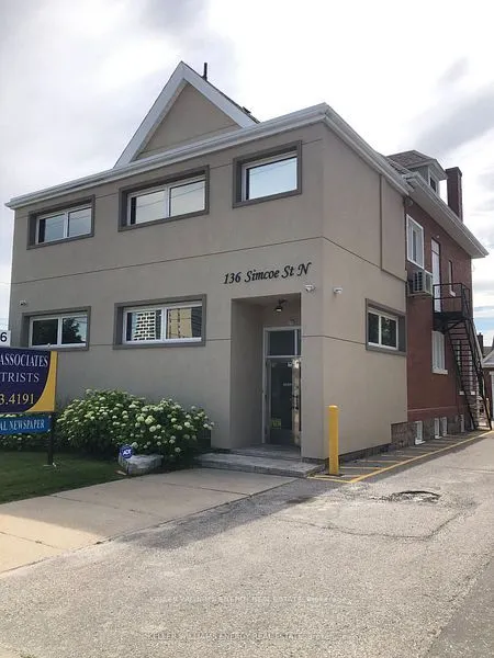 136 Simcoe Street N, #2