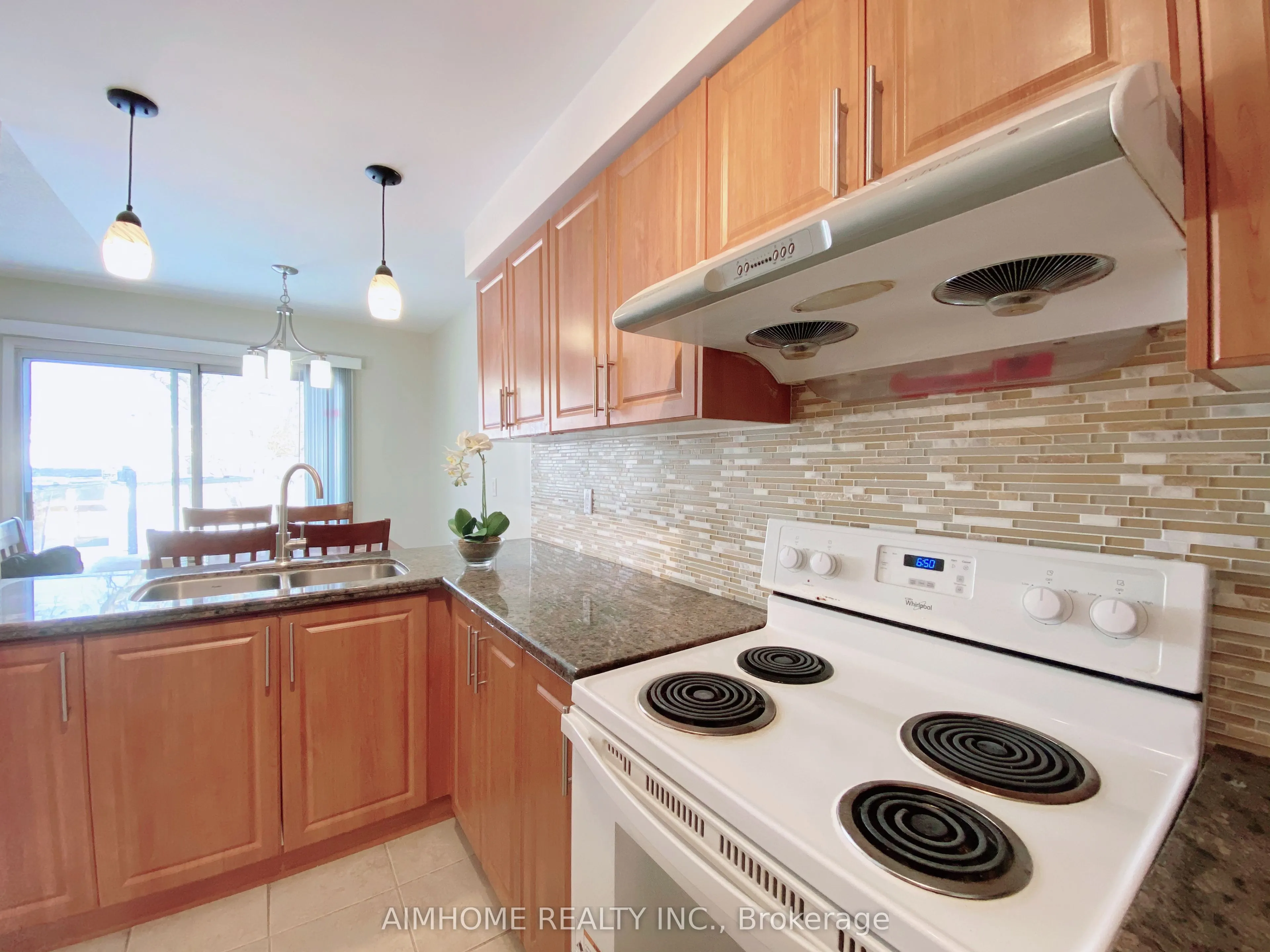 195 Enchanted Hills Crescent