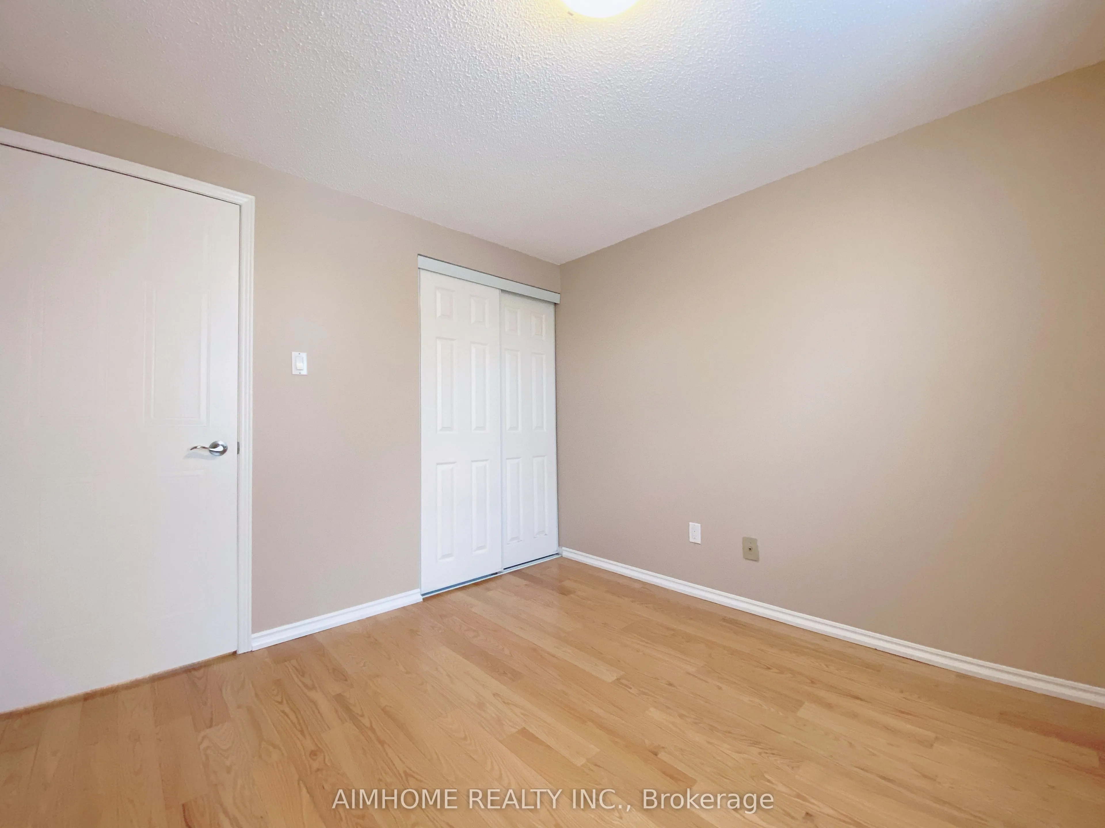 195 Enchanted Hills Crescent