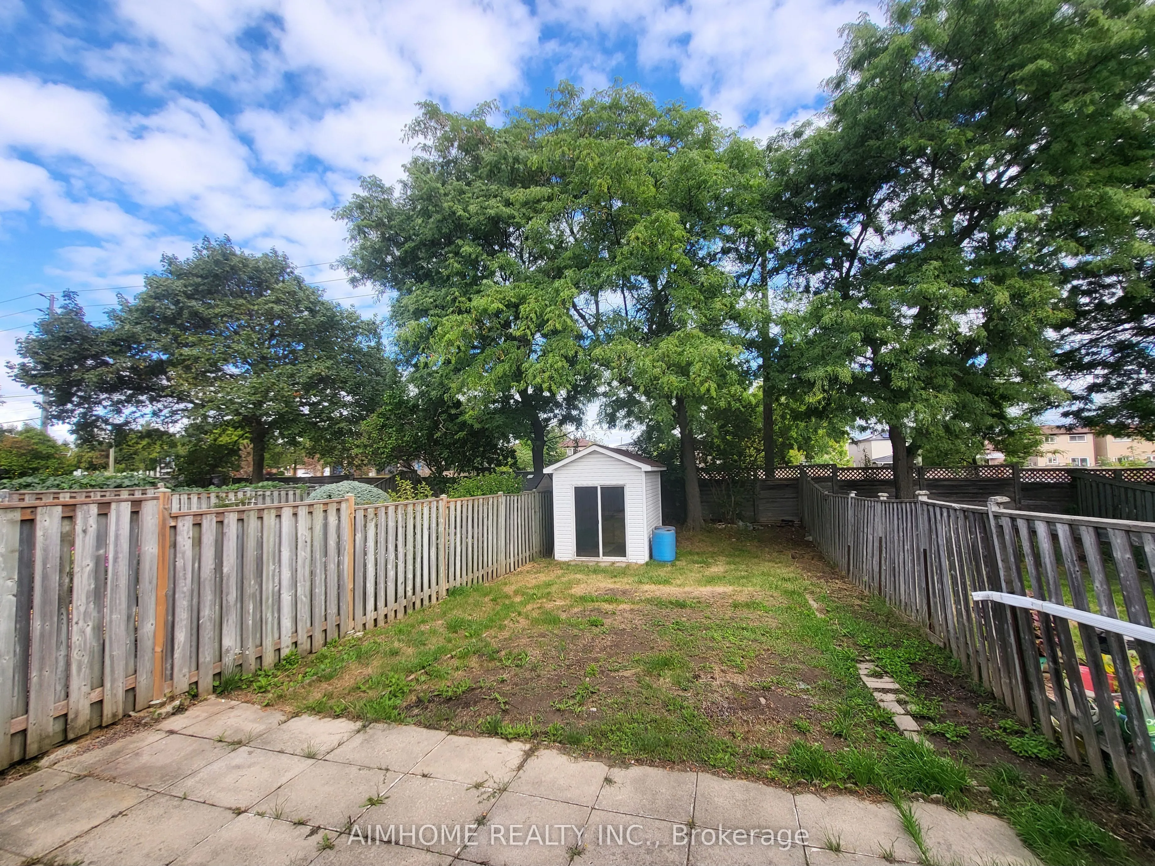 195 Enchanted Hills Crescent