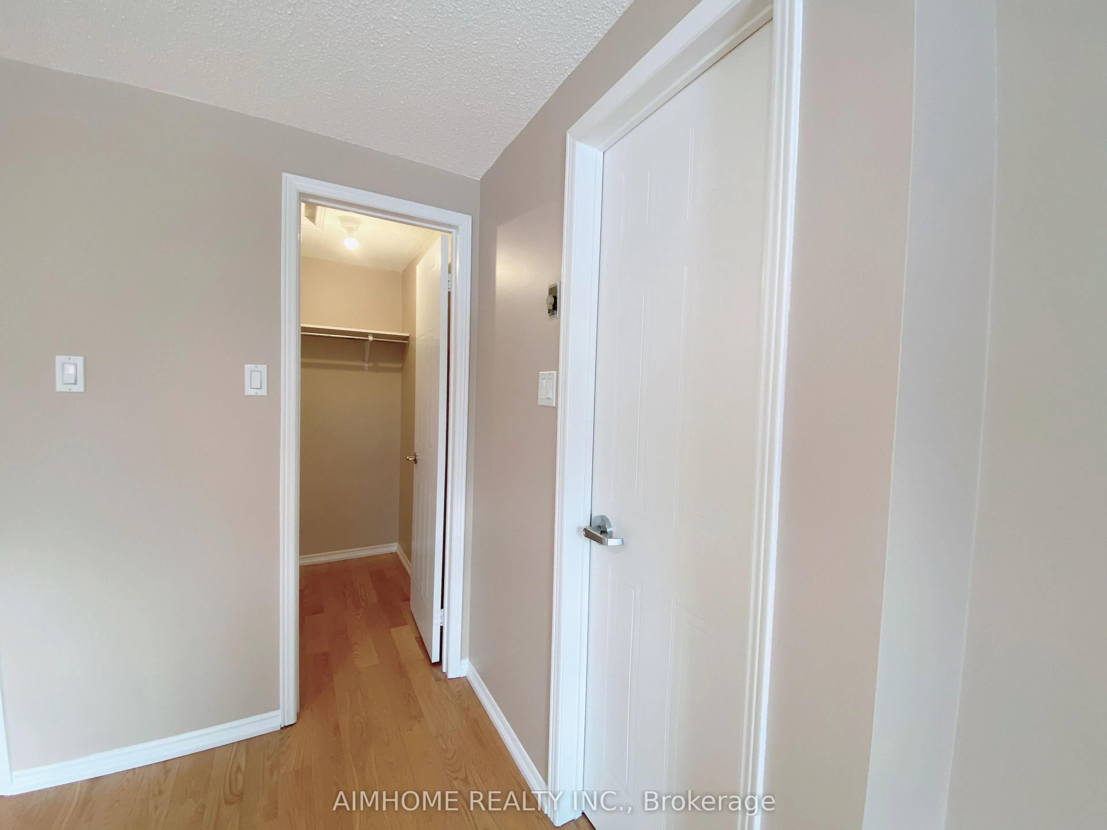 195 Enchanted Hills Crescent
