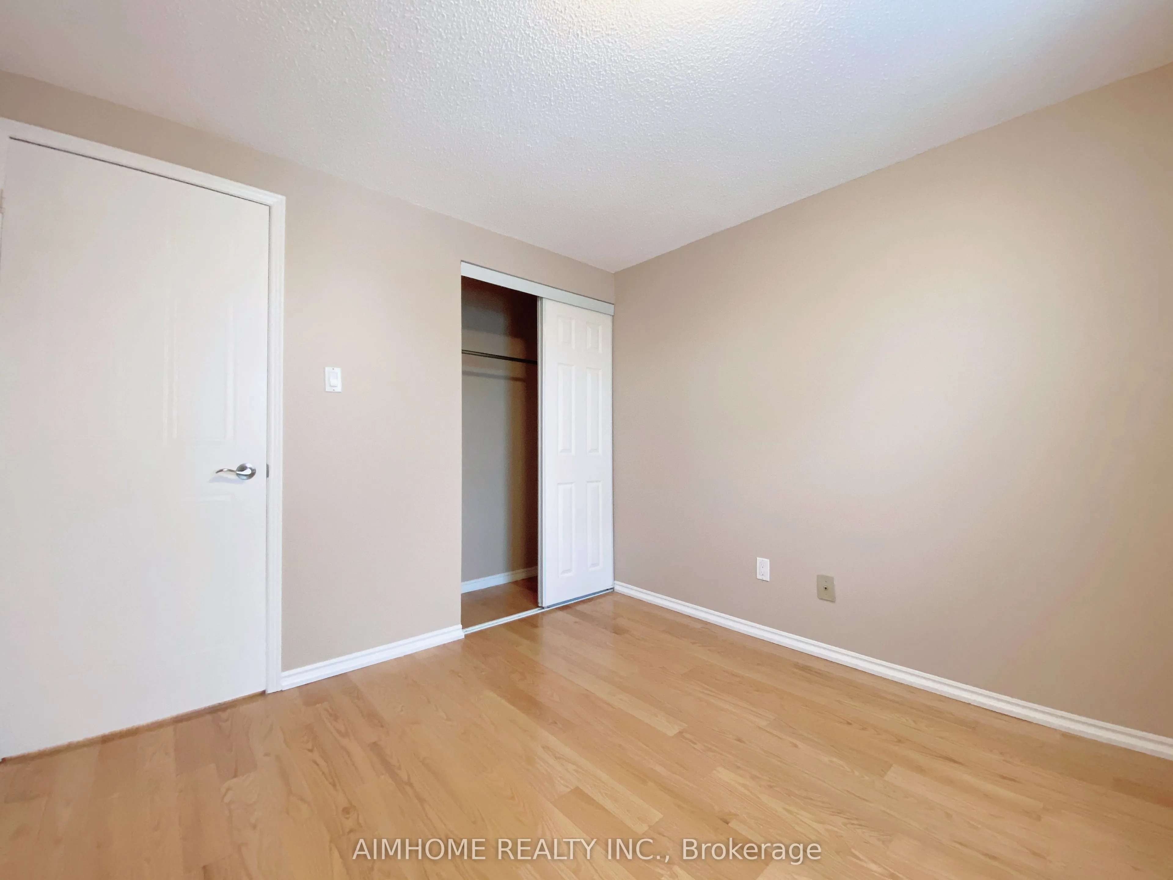 195 Enchanted Hills Crescent