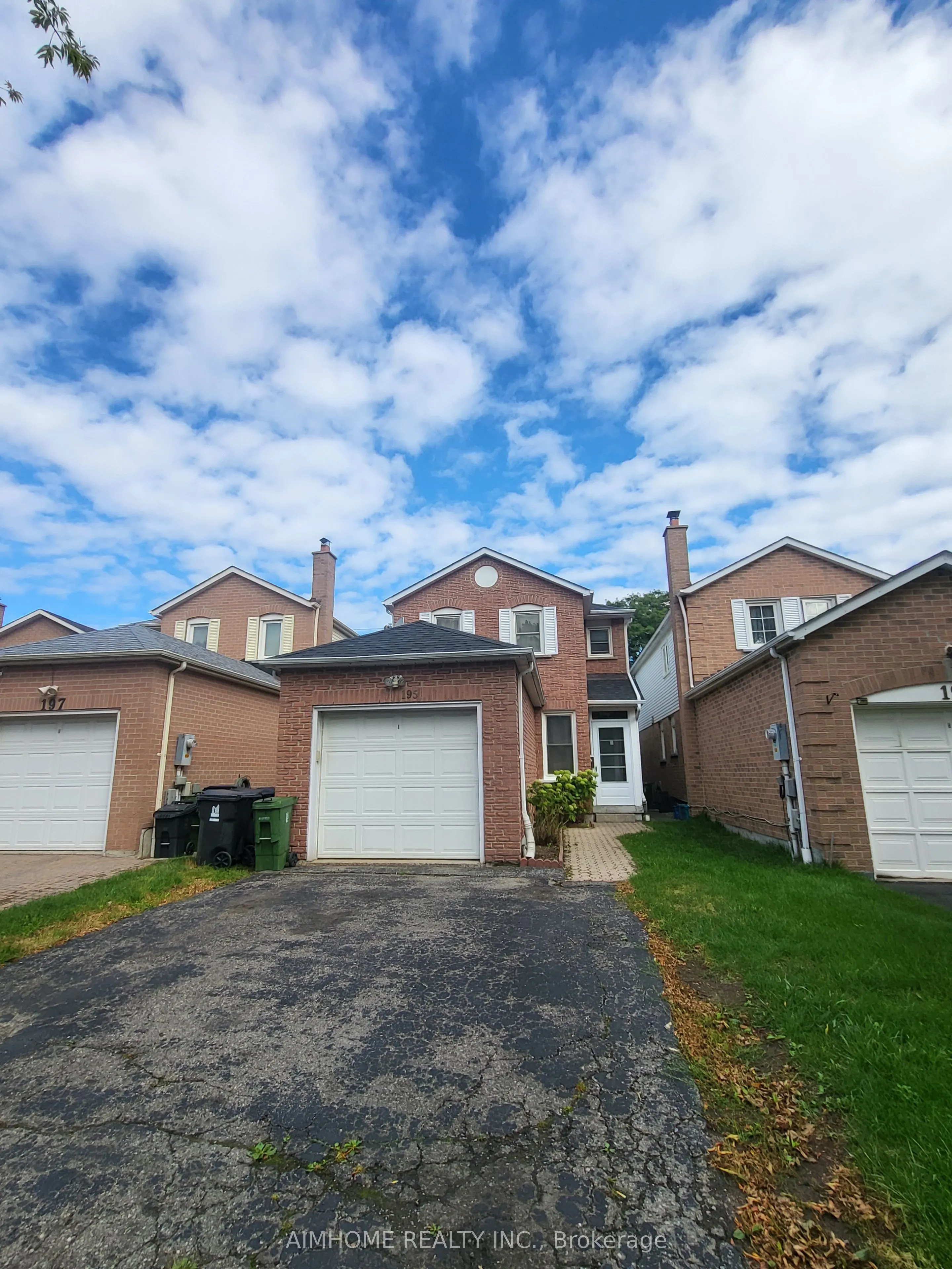 195 Enchanted Hills Crescent