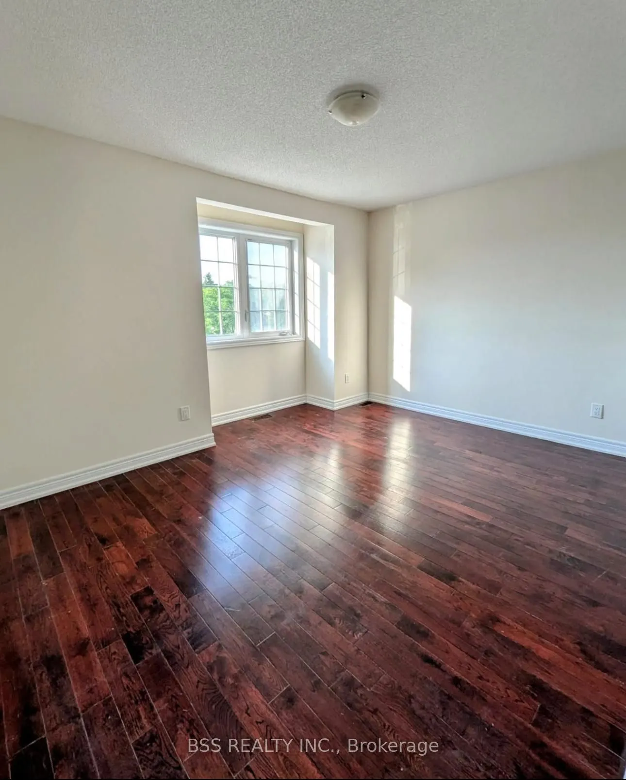 3759B St Clair Ave East Avenue E