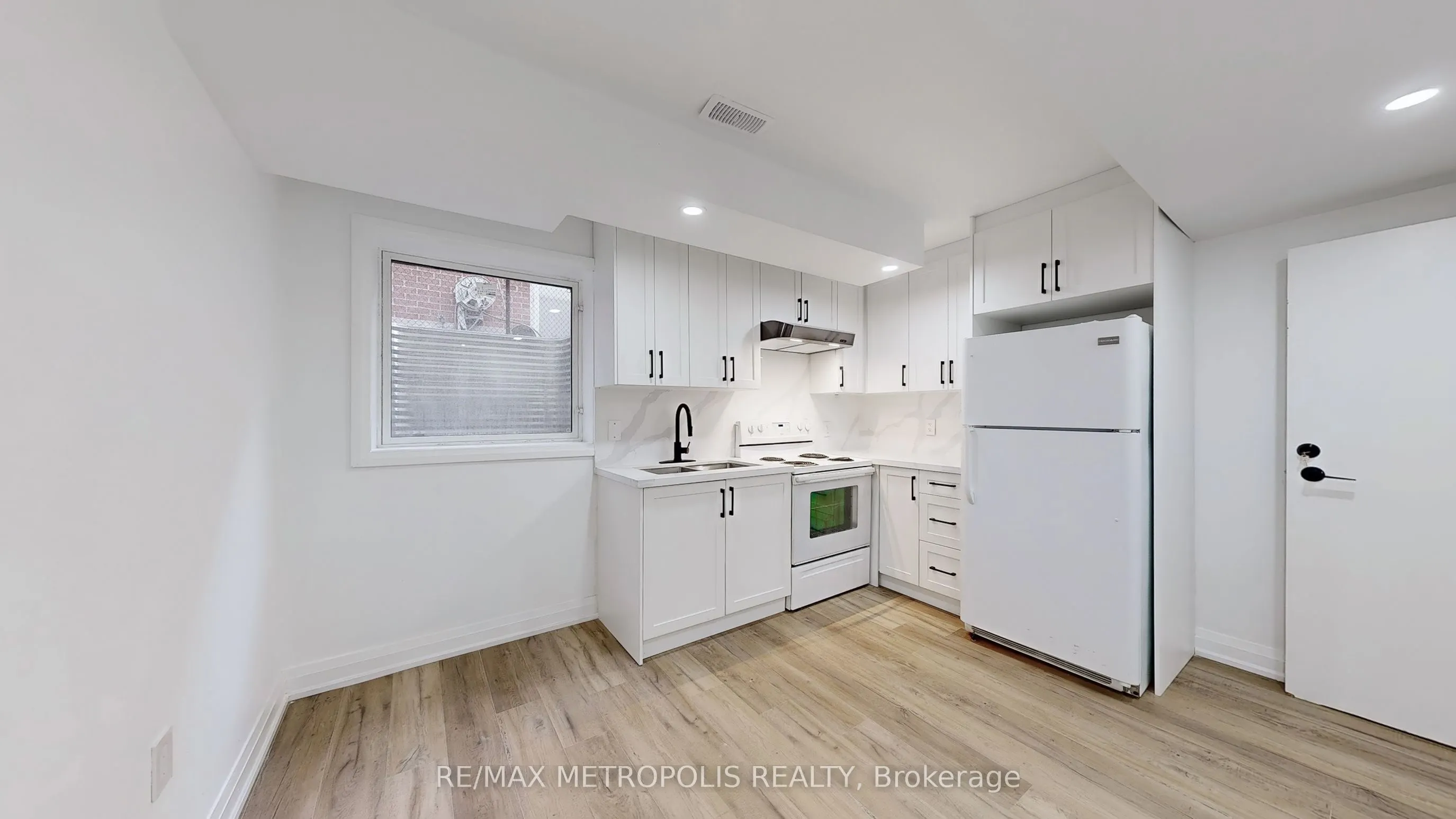81 Sedgemount Drive